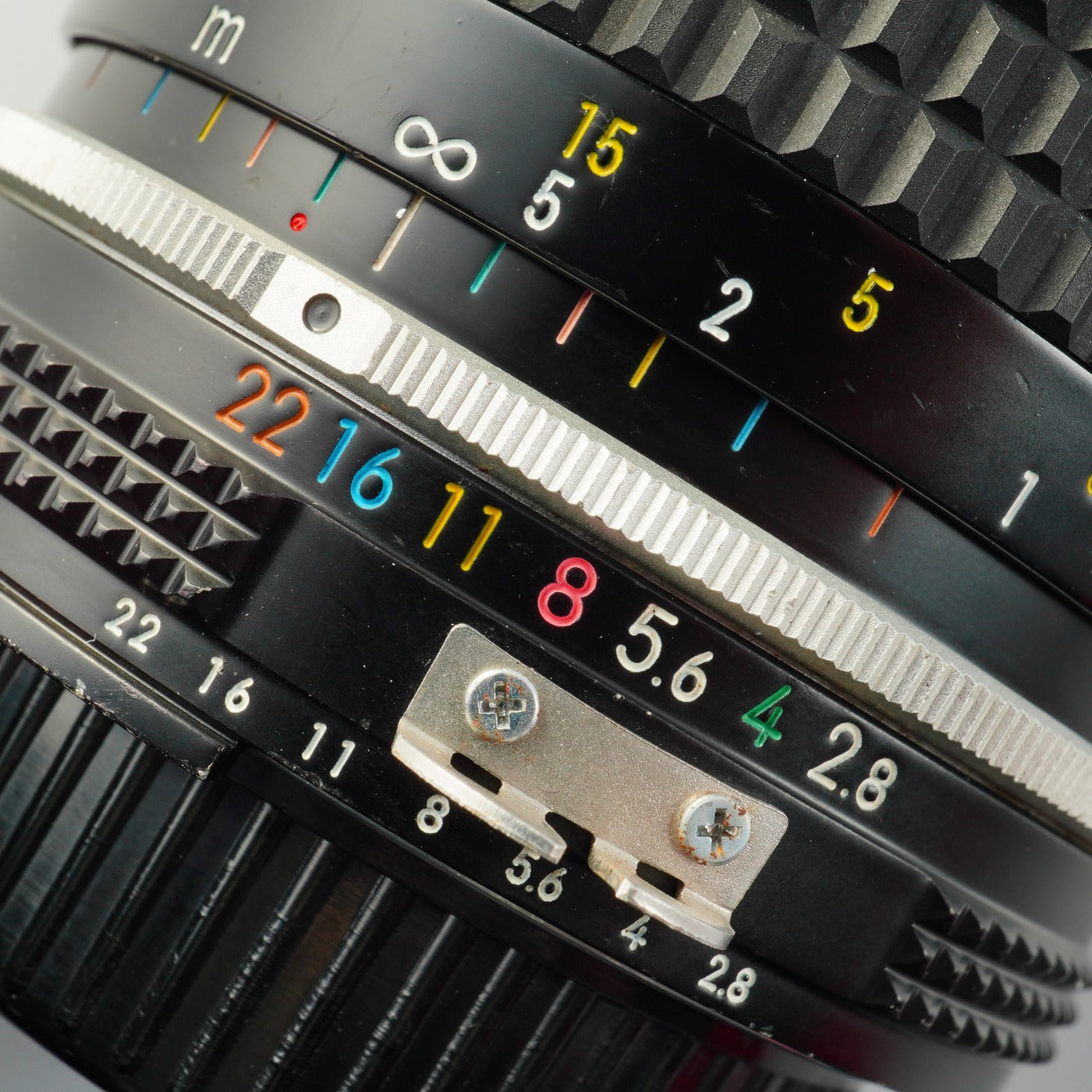 Nikon Ai Nikkor 28mm F/2.8 単焦点レンズ