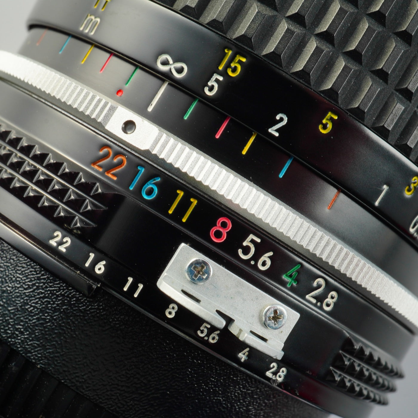Nikon Ai Nikkor 28mm F/2.8 単焦点レンズ