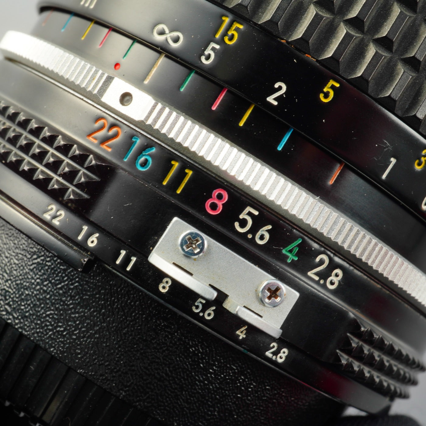 Nikon Ai Nikkor 28mm F/2.8 単焦点レンズ
