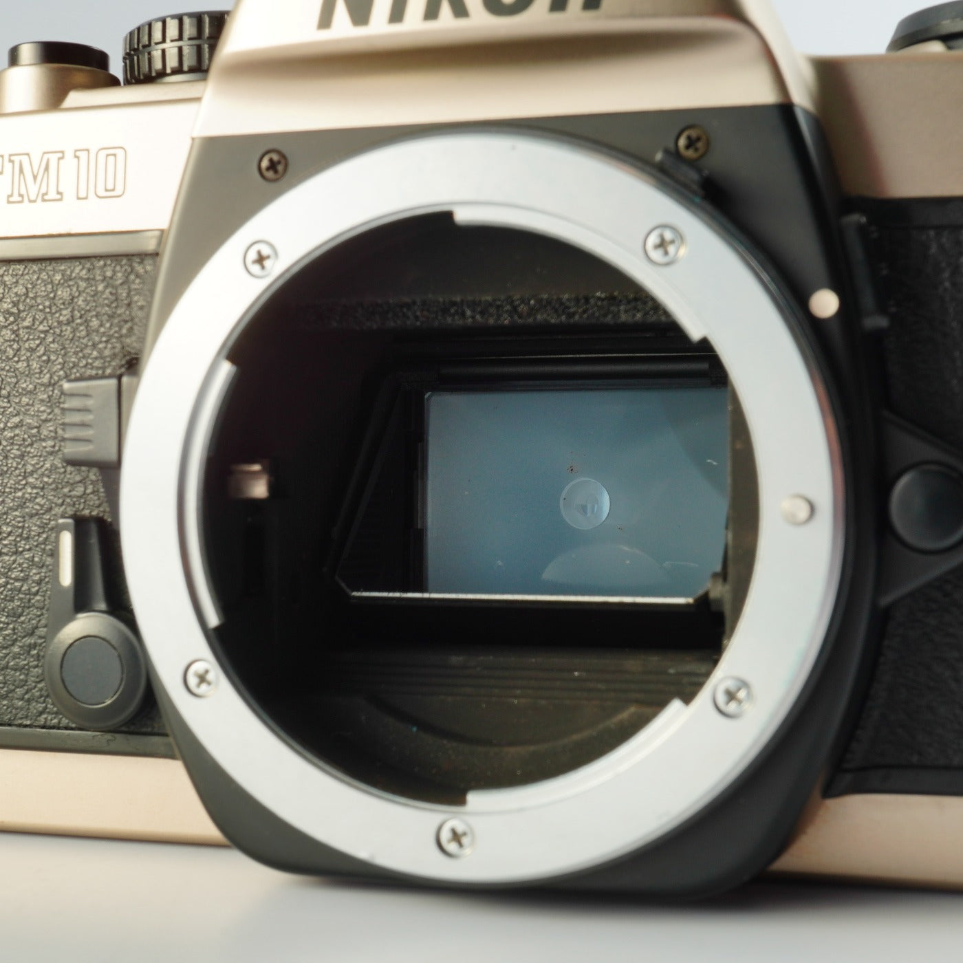 Nikon FM10 + Ai-S ZOOM Nikkor 35-70mm F/3.5-4.8 MF フィルム一眼レフカメラ
