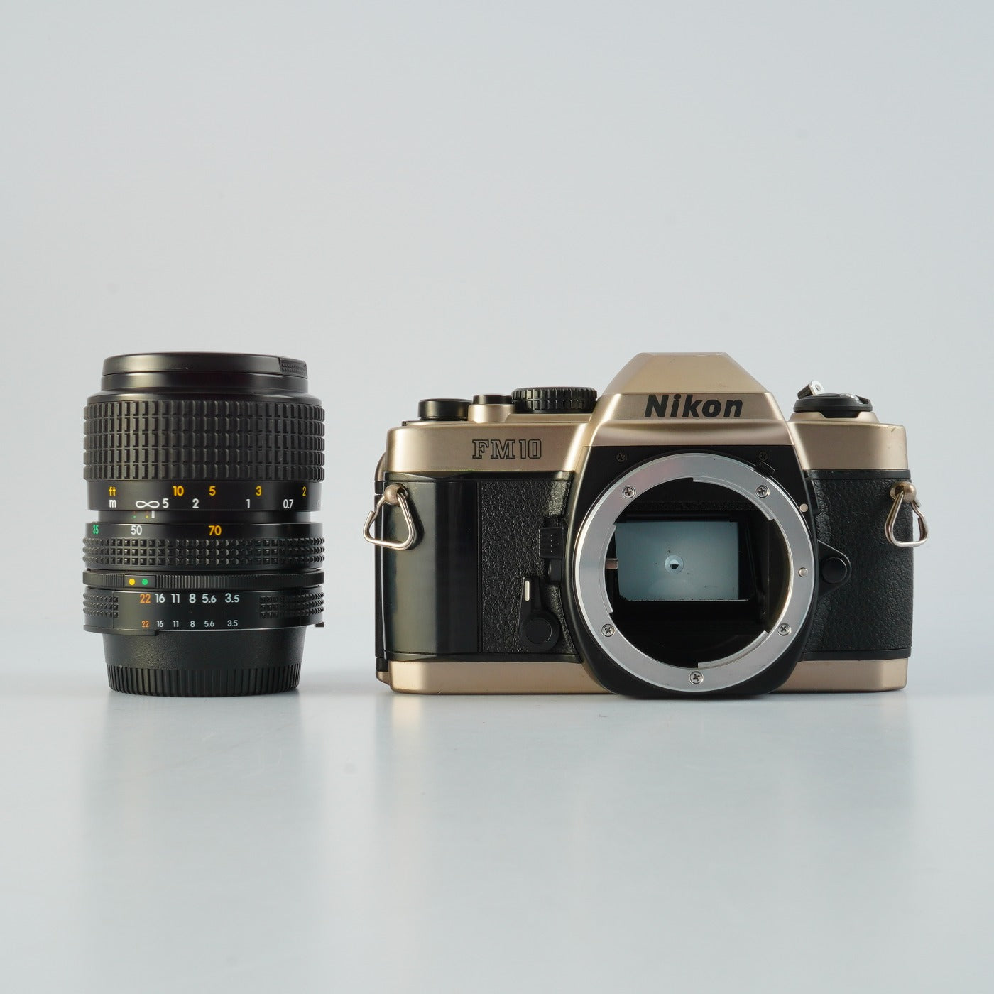 Nikon FM10 + Ai-S ZOOM Nikkor 35-70mm F/3.5-4.8 MF フィルム一眼レフカメラ