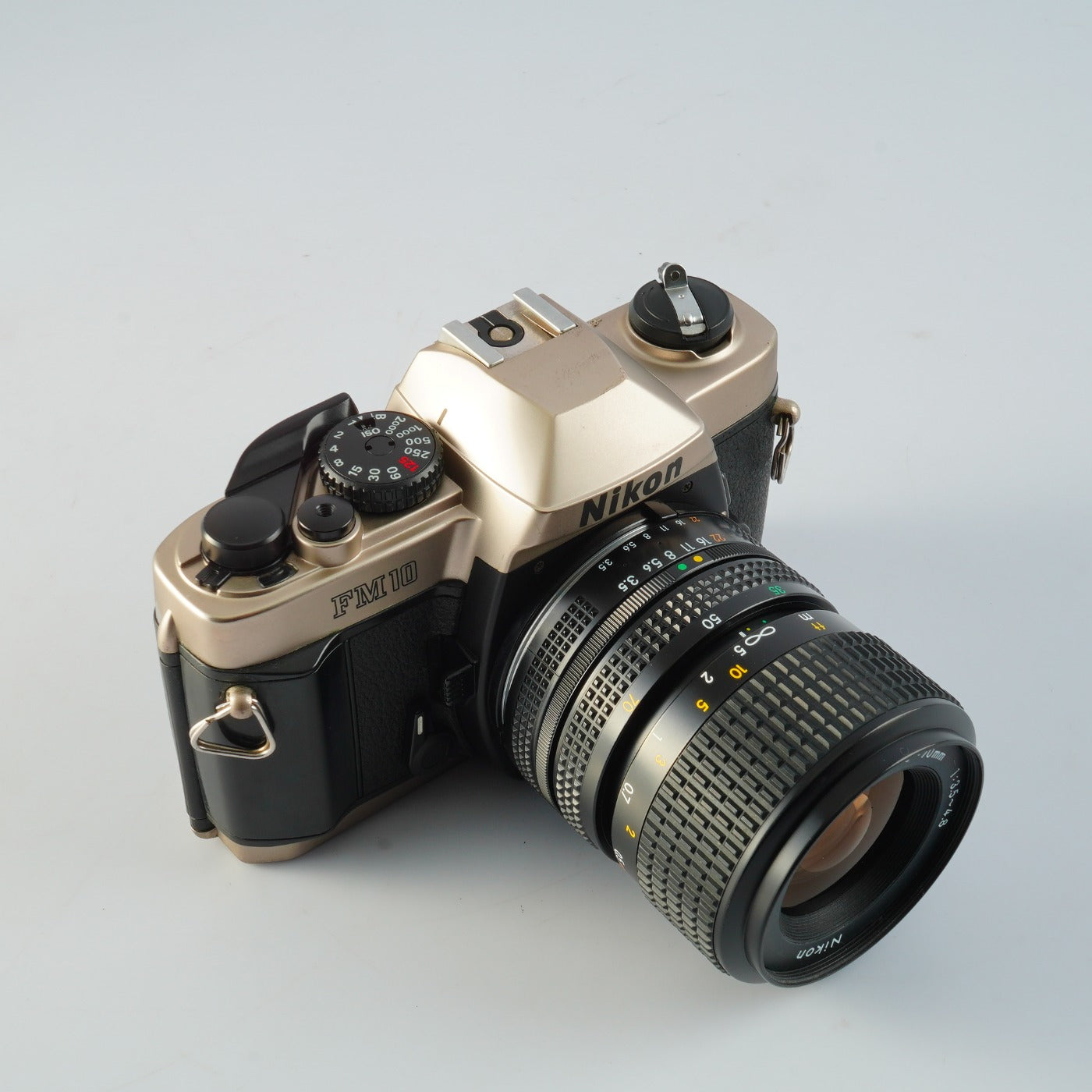 Nikon FM10 + Ai-S ZOOM Nikkor 35-70mm F/3.5-4.8 MF フィルム一眼レフカメラ