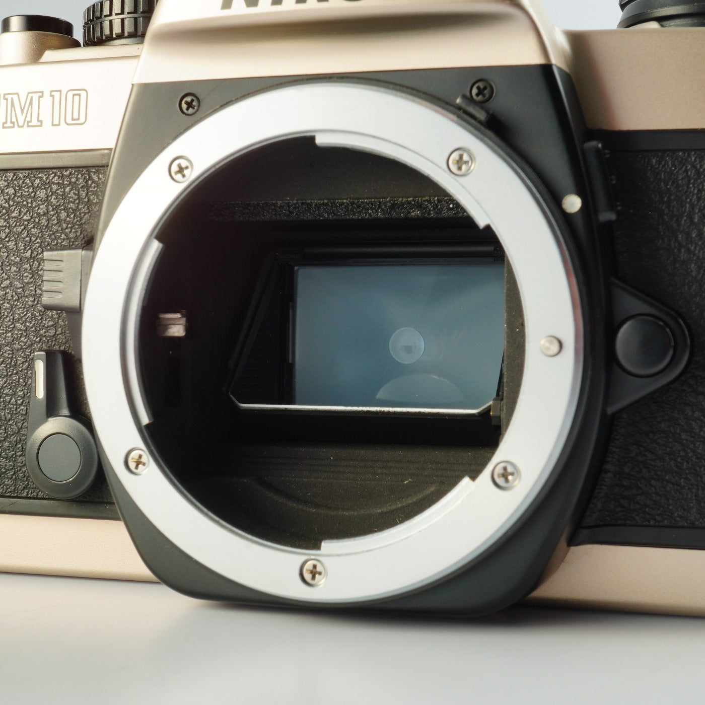 Nikon FM10 + Ai-S ZOOM Nikkor 35-70mm F/3.3-4.5 MF フィルム一眼レフカメラ