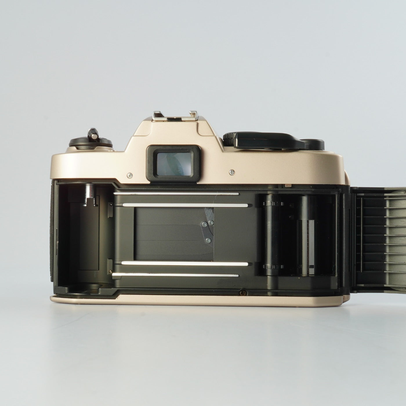 Nikon FM10 + Ai-S ZOOM Nikkor 35-70mm F/3.3-4.5 MF フィルム一眼レフカメラ