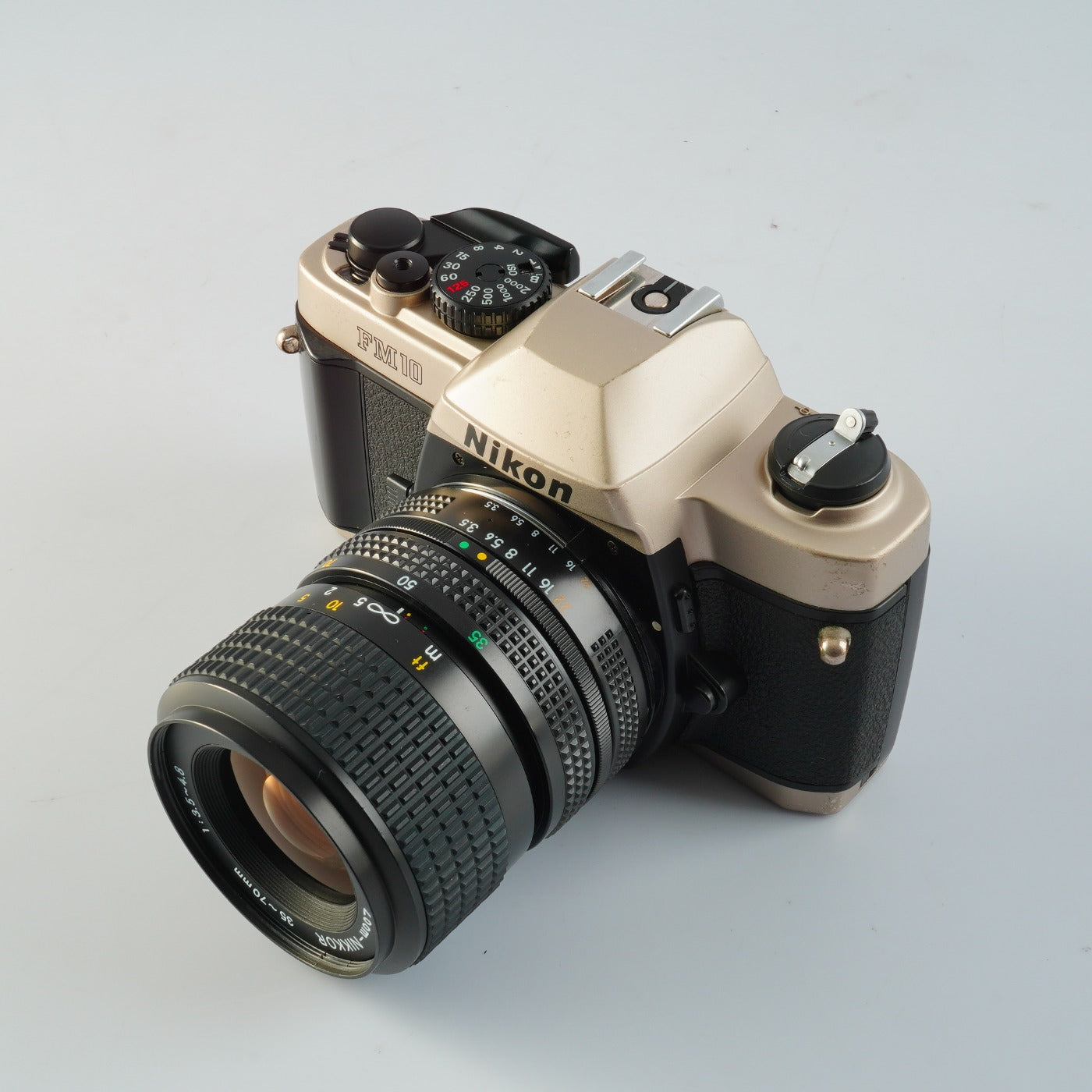 Nikon FM10 + Ai-S ZOOM Nikkor 35-70mm F/3.5-4.8 MF フィルム一眼レフカメラ