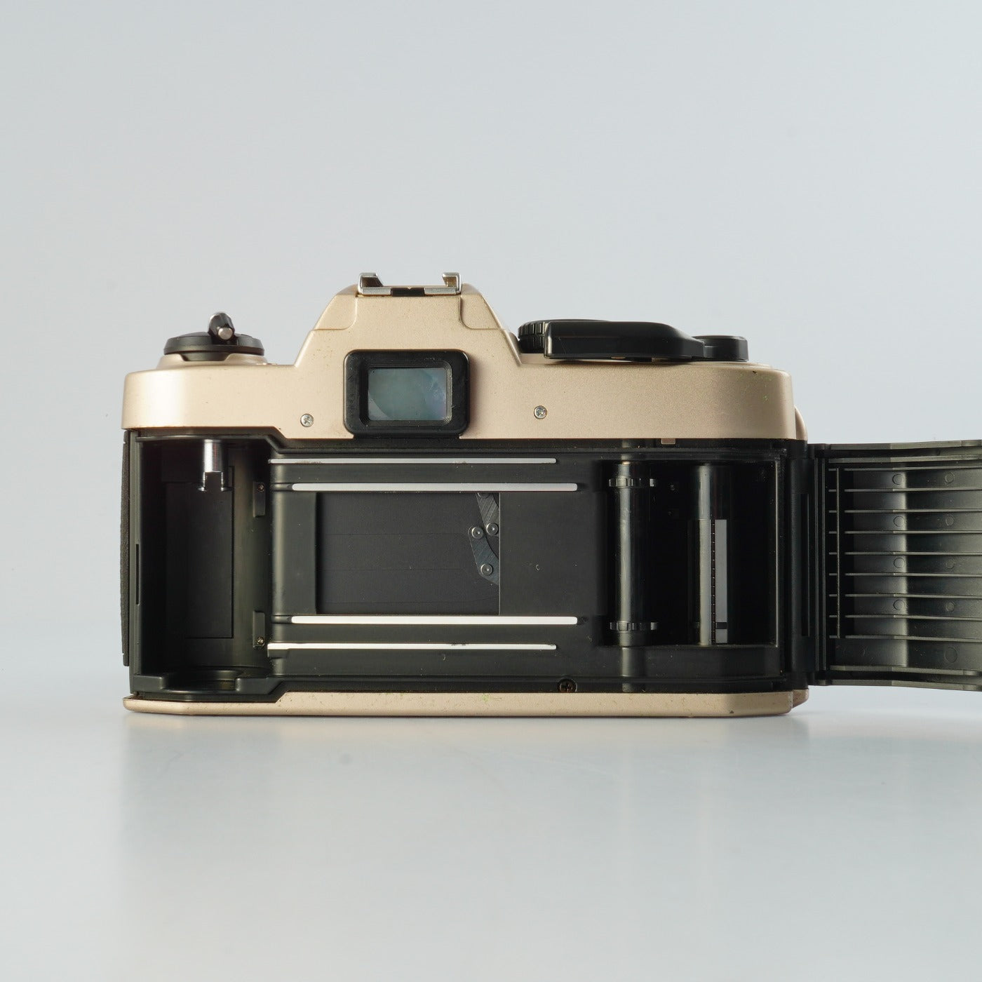 Nikon FM10 + Ai-S ZOOM Nikkor 35-70mm F/3.5-4.8 MF フィルム一眼レフカメラ