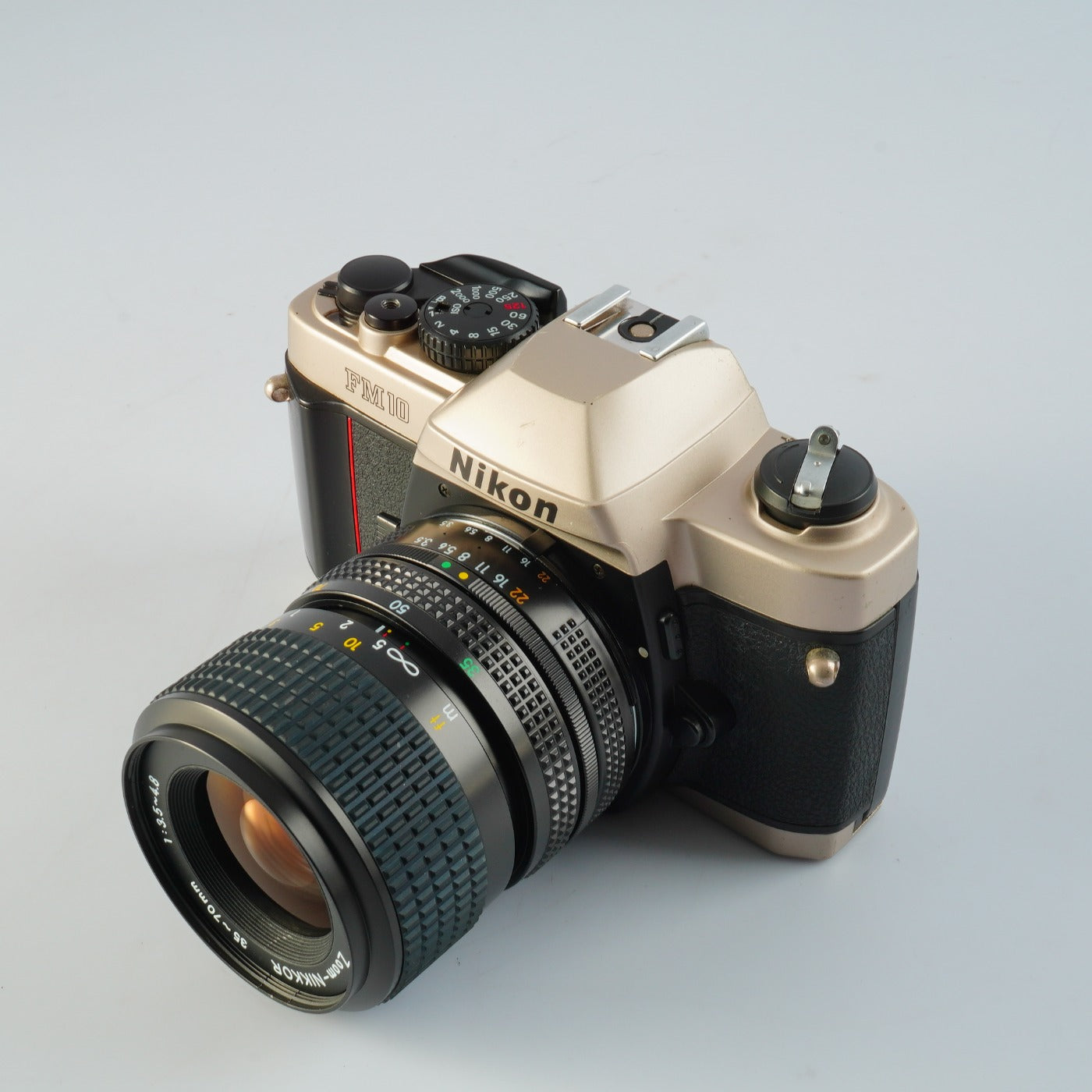 Nikon FM10 + Ai-S ZOOM Nikkor 35-70mm F/3.5-4.8 MF フィルム一眼レフカメラ