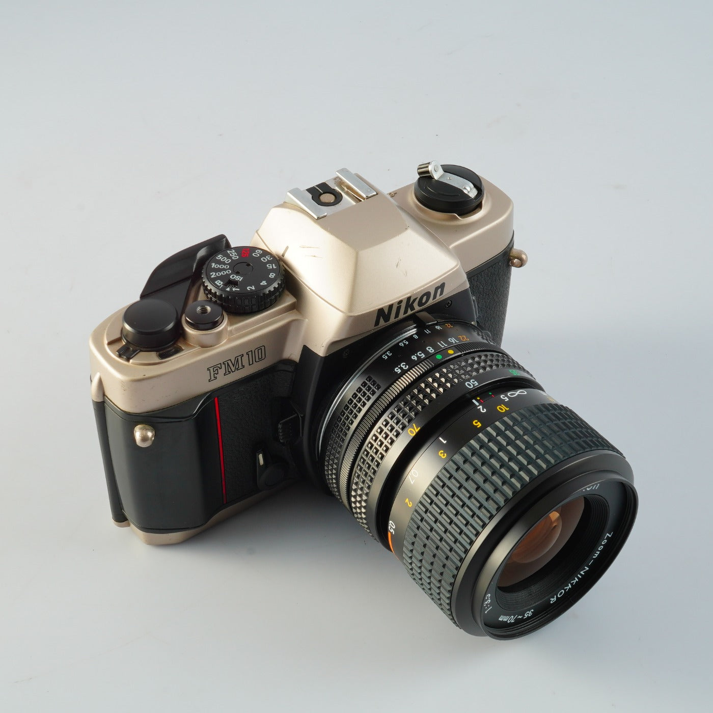 Nikon FM10 + Ai-S ZOOM Nikkor 35-70mm F/3.5-4.8 MF フィルム一眼レフカメラ