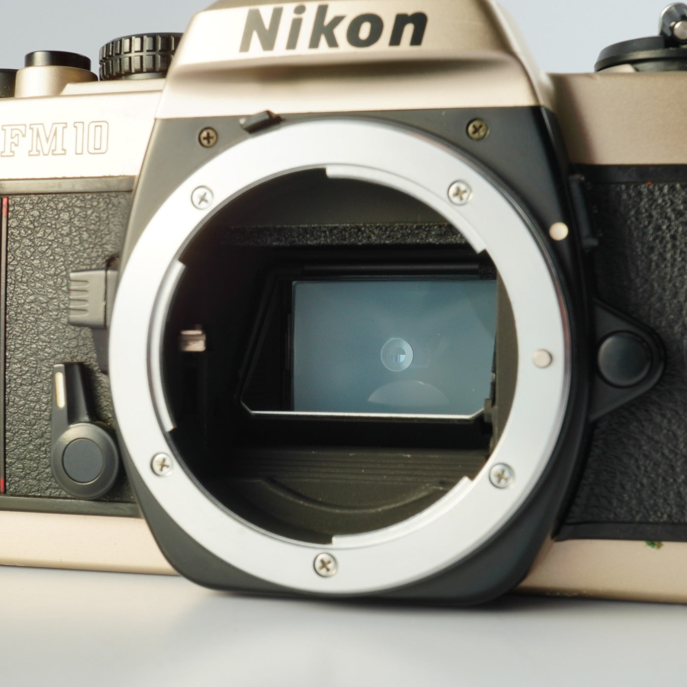 Nikon FM10 MF フィルム一眼レフカメラ