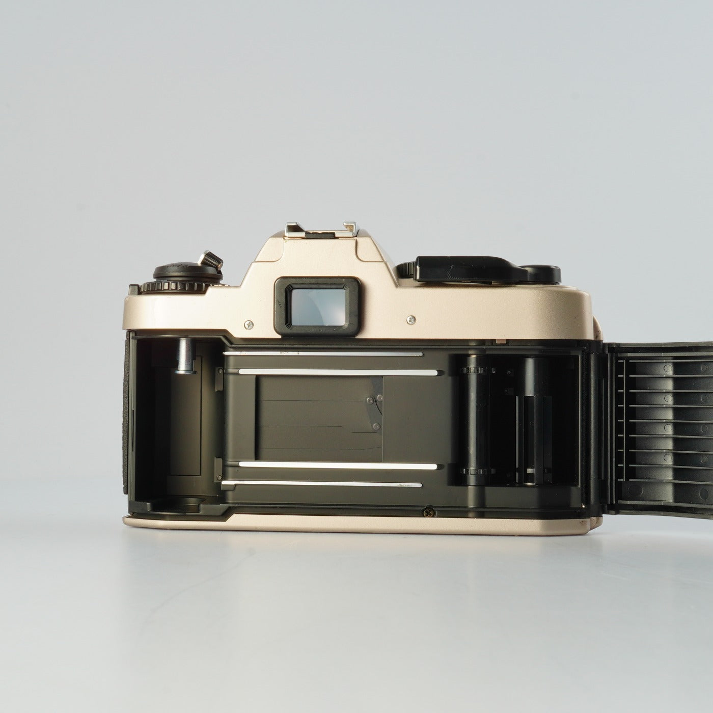 Nikon FM10 MF フィルム一眼レフカメラ