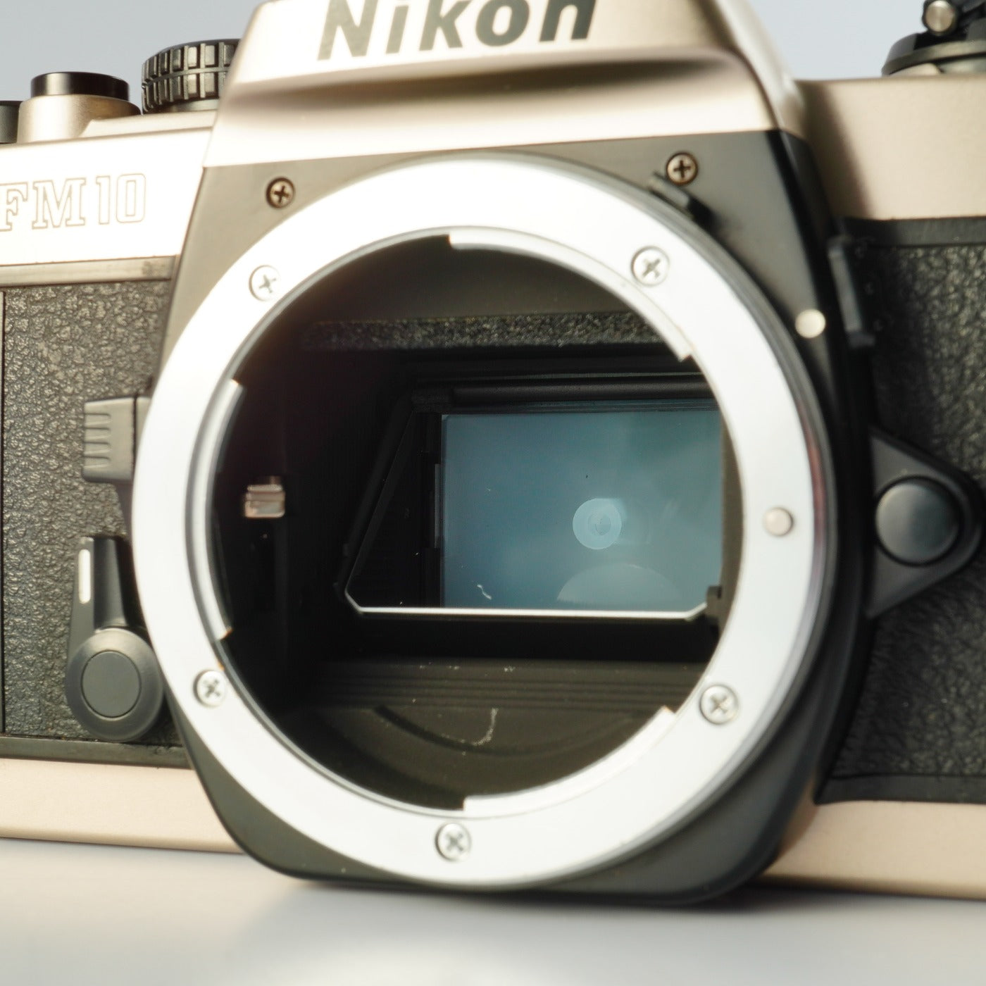 Nikon FM10 MF フィルム一眼レフカメラ