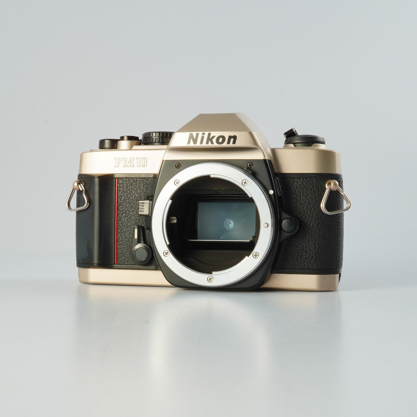 Nikon FM10 MF フィルム一眼レフカメラ