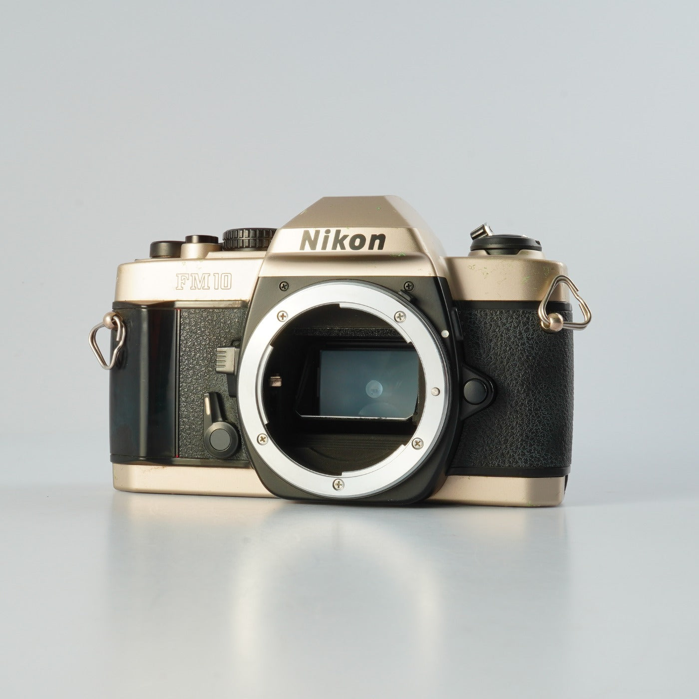 Nikon FM10 MF フィルム一眼レフカメラ