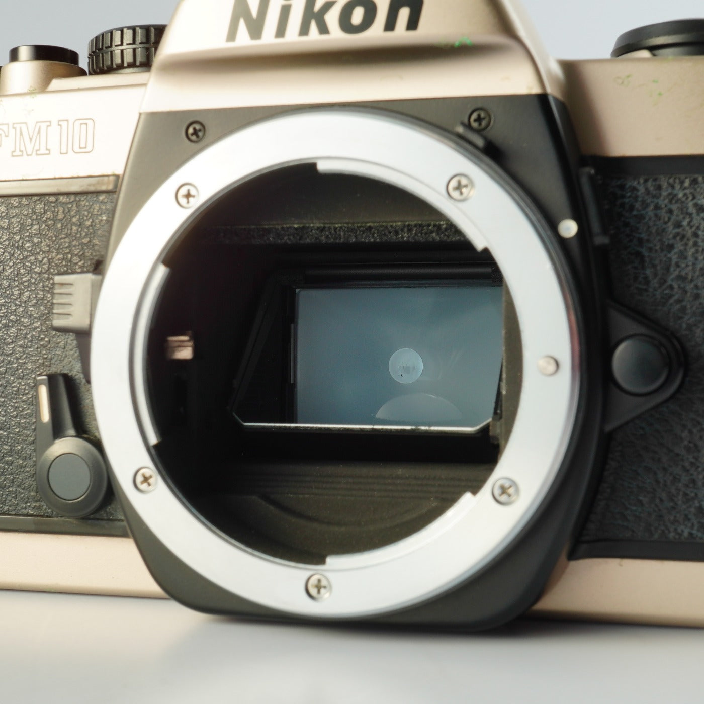 Nikon FM10 MF フィルム一眼レフカメラ