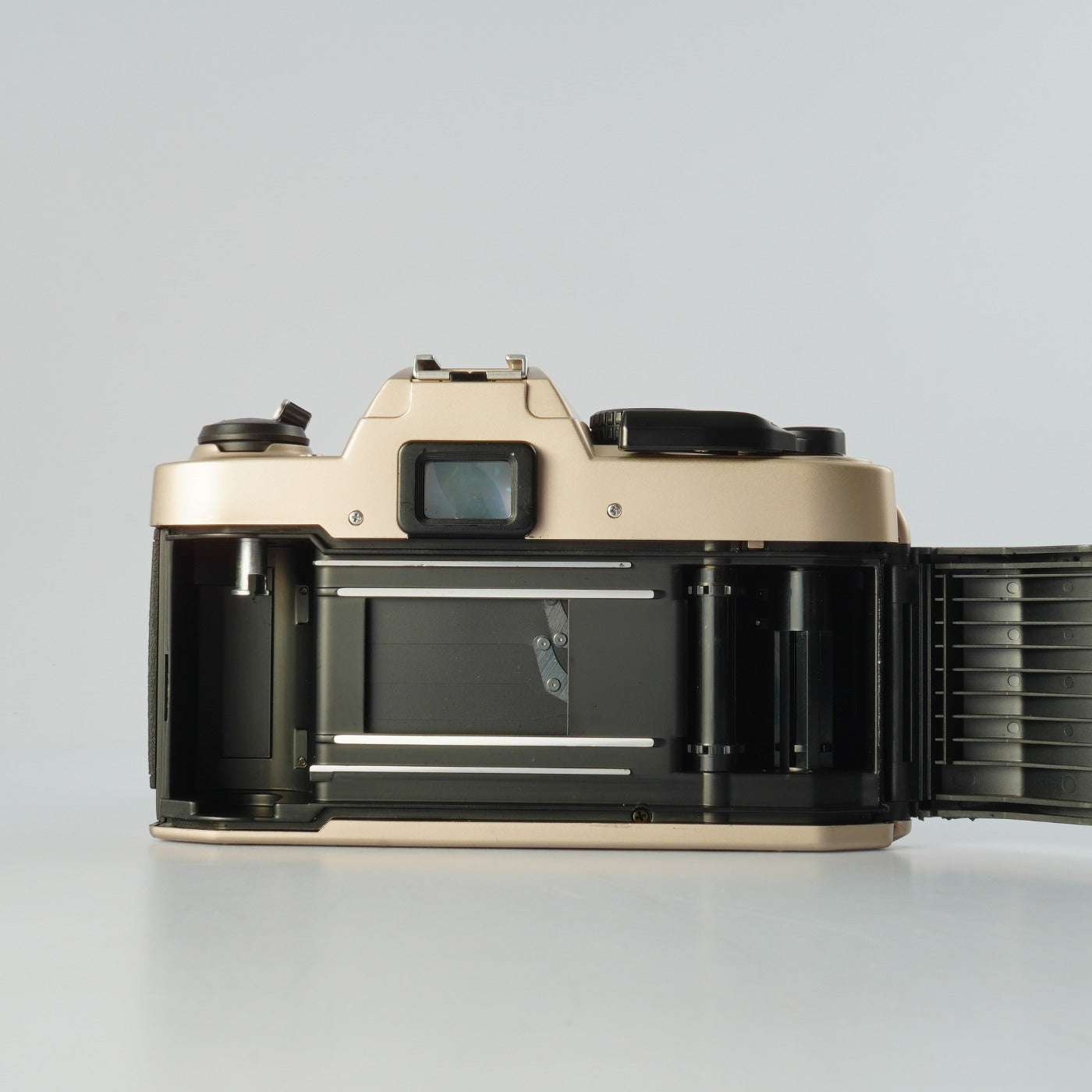 Nikon FM10 + Ai-S ZOOM Nikkor 35-70mm F/3.5-4.8 MF フィルム一眼レフカメラ