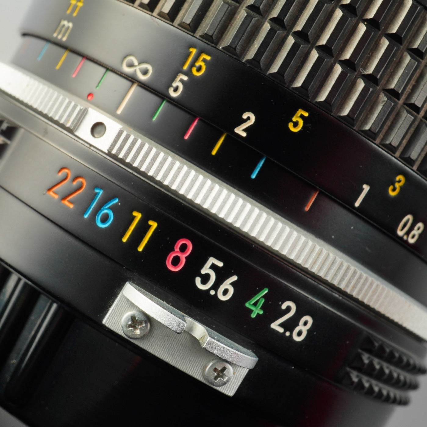 Nikon 非Ai Nikkor 28mm F/2.8 単焦点レンズ