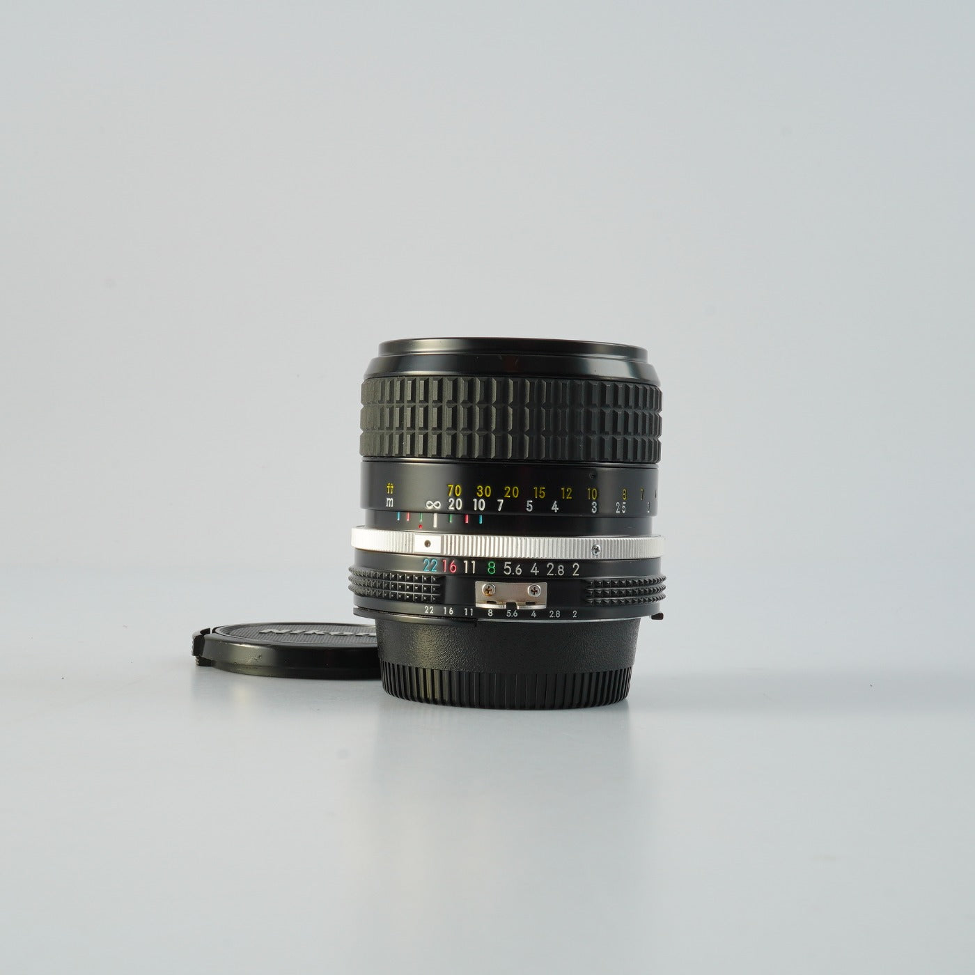 Nikon Ai NIKKOR 85mm F/2 単焦点レンズ