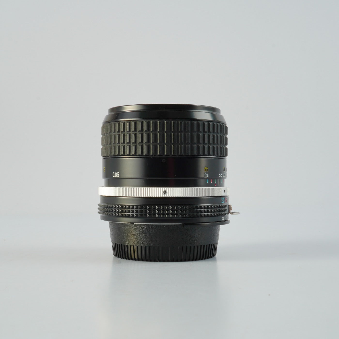 Nikon Ai NIKKOR 85mm F/2 単焦点レンズ