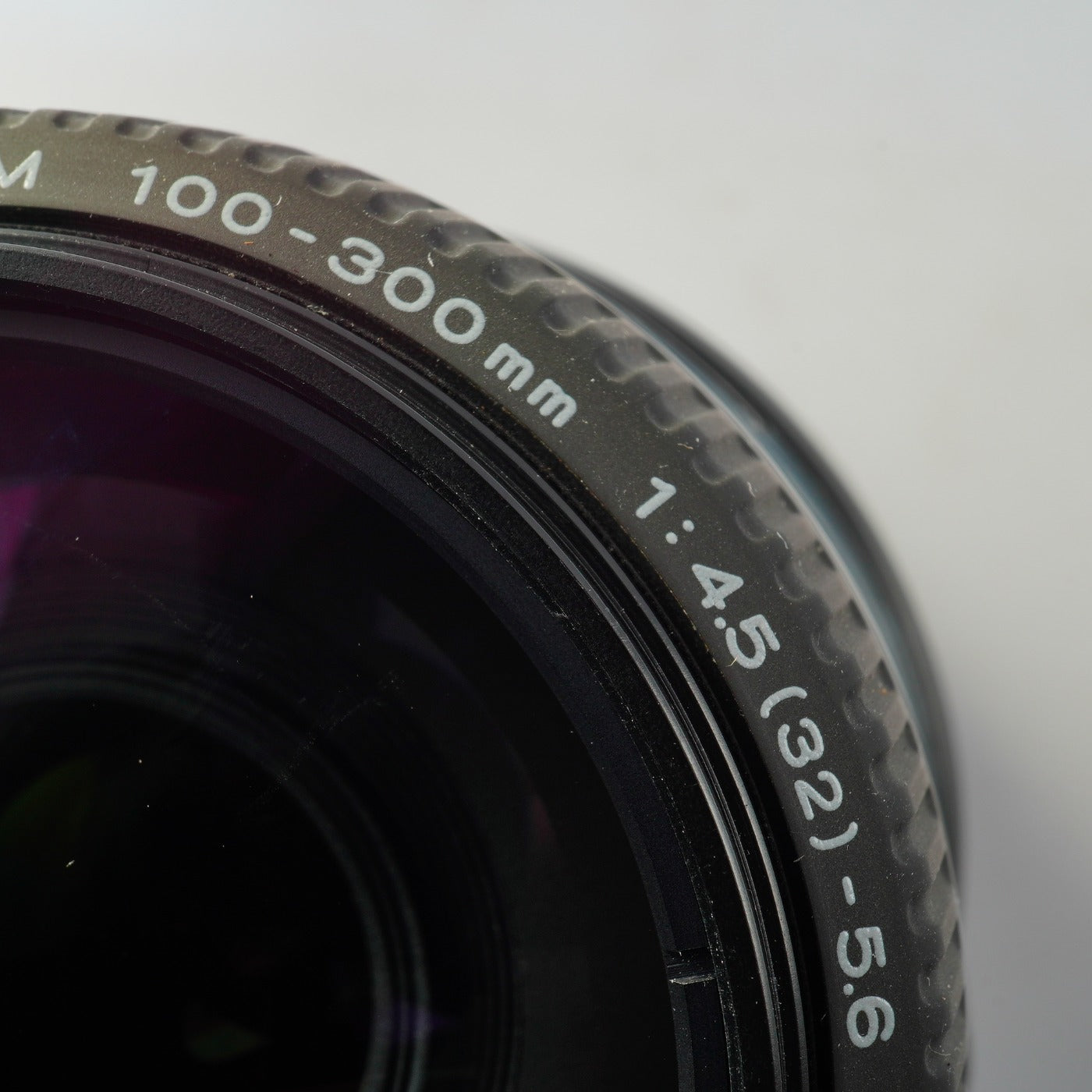 MINOLTA AF APO 100-300mm F/4.5-5.6 TELE ZOOM ズームレンズ