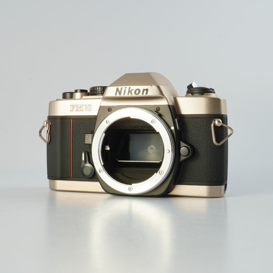 Nikon FM10 MF フィルム一眼レフカメラ