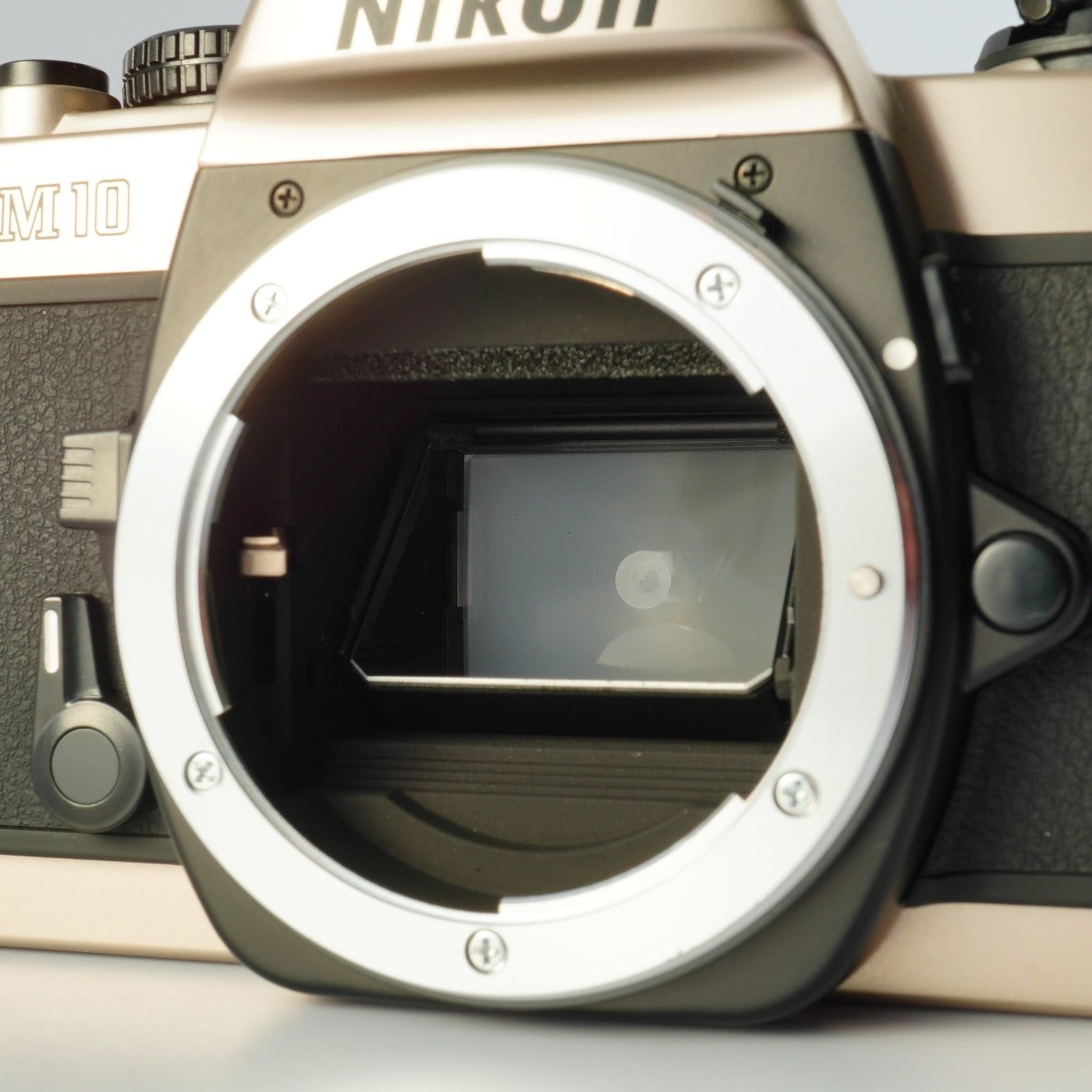 Nikon FM10 MF フィルム一眼レフカメラ