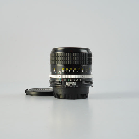 Nikon Ai NIKKOR 85mm F/2 単焦点レンズ