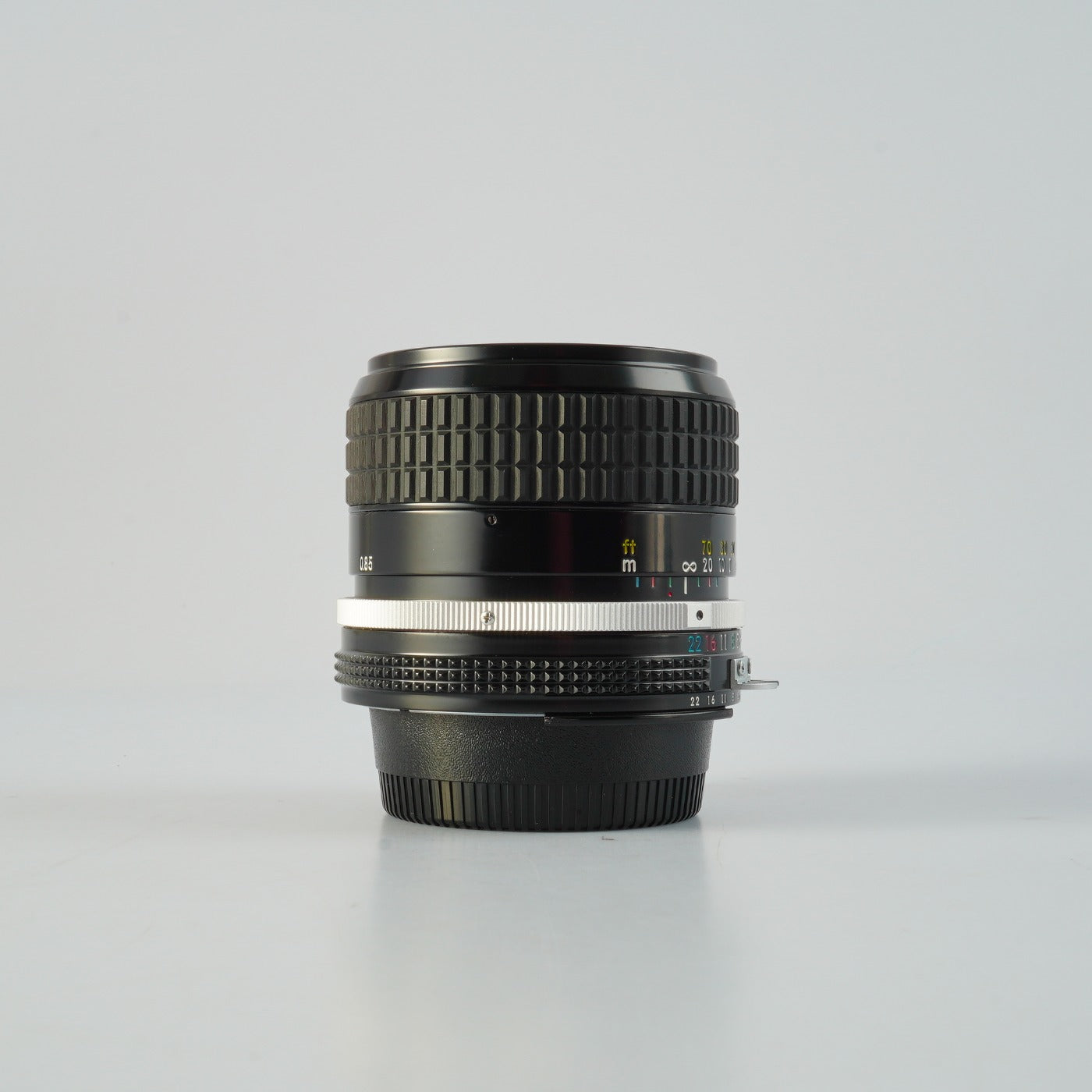 Nikon Ai NIKKOR 85mm F/2 単焦点レンズ