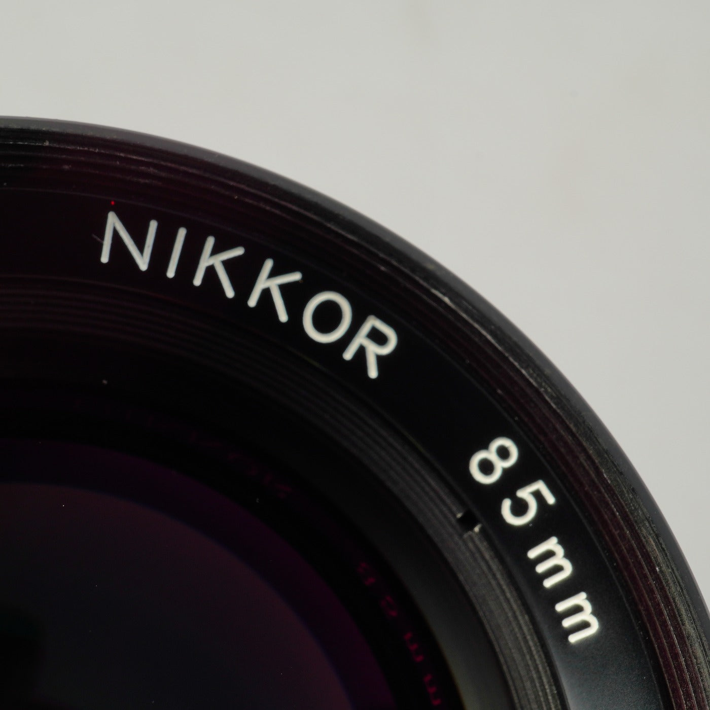 Nikon Ai NIKKOR 85mm F/2 単焦点レンズ