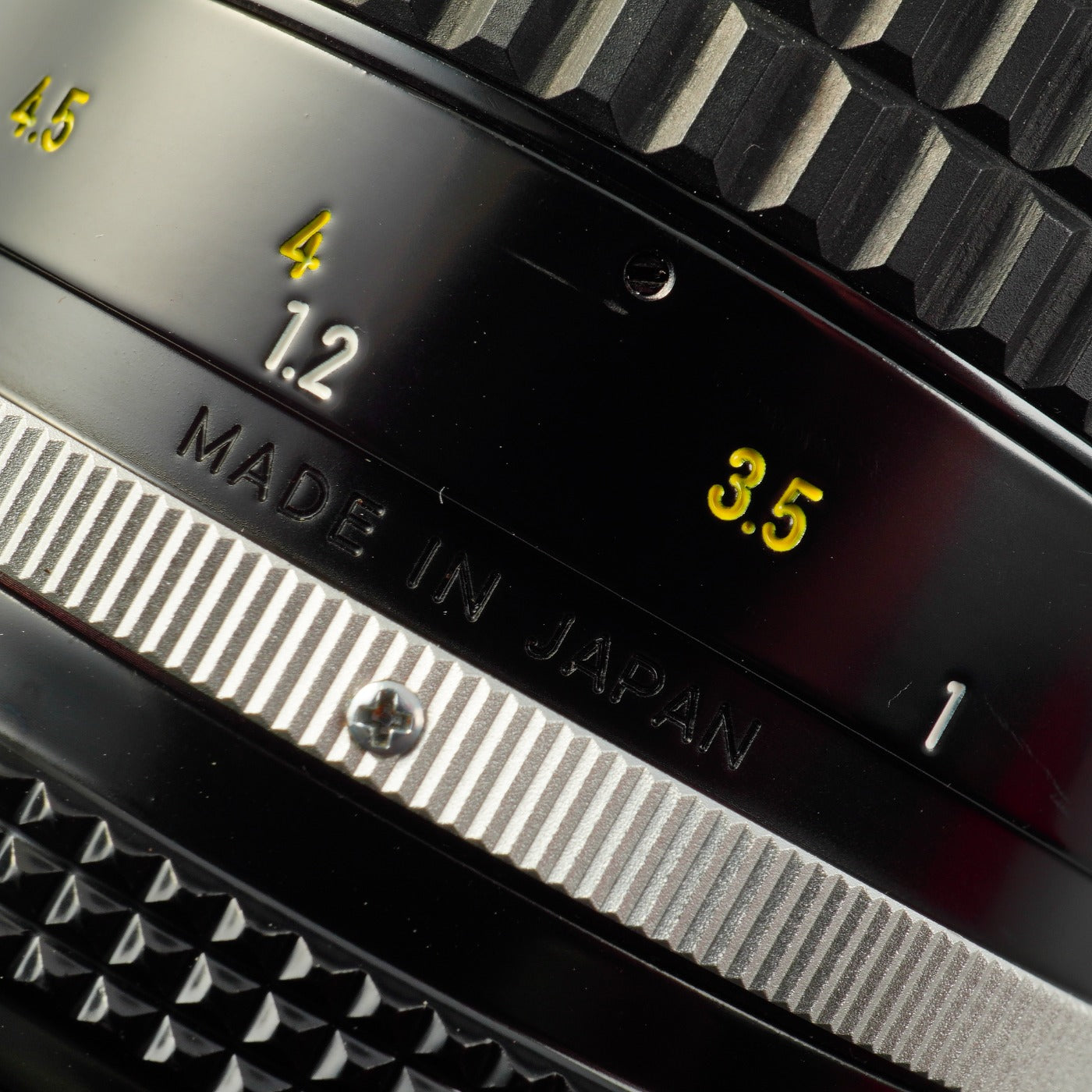 Nikon Ai NIKKOR 85mm F/2 単焦点レンズ