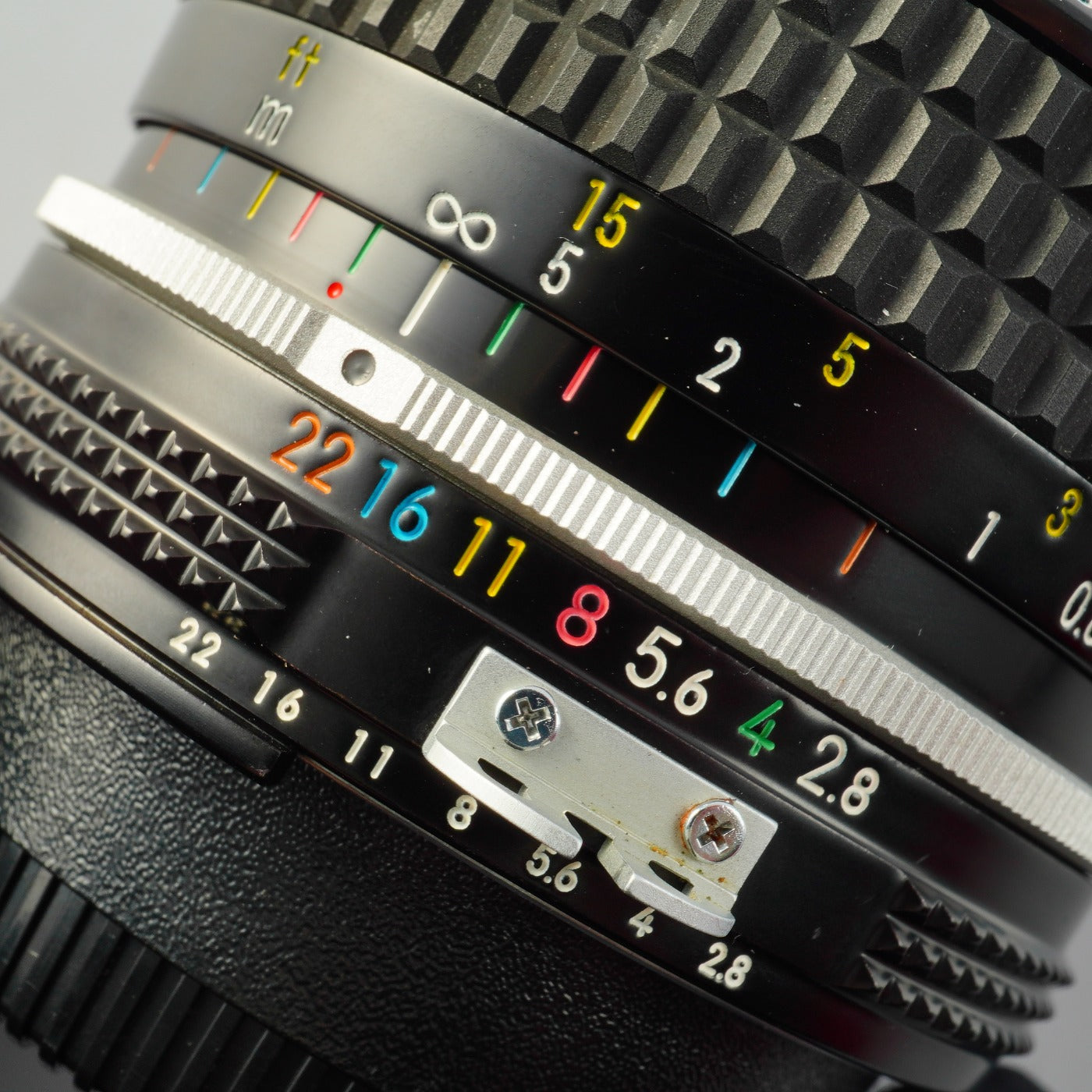 Nikon Ai Nikkor 28mm F/2.8 単焦点レンズ