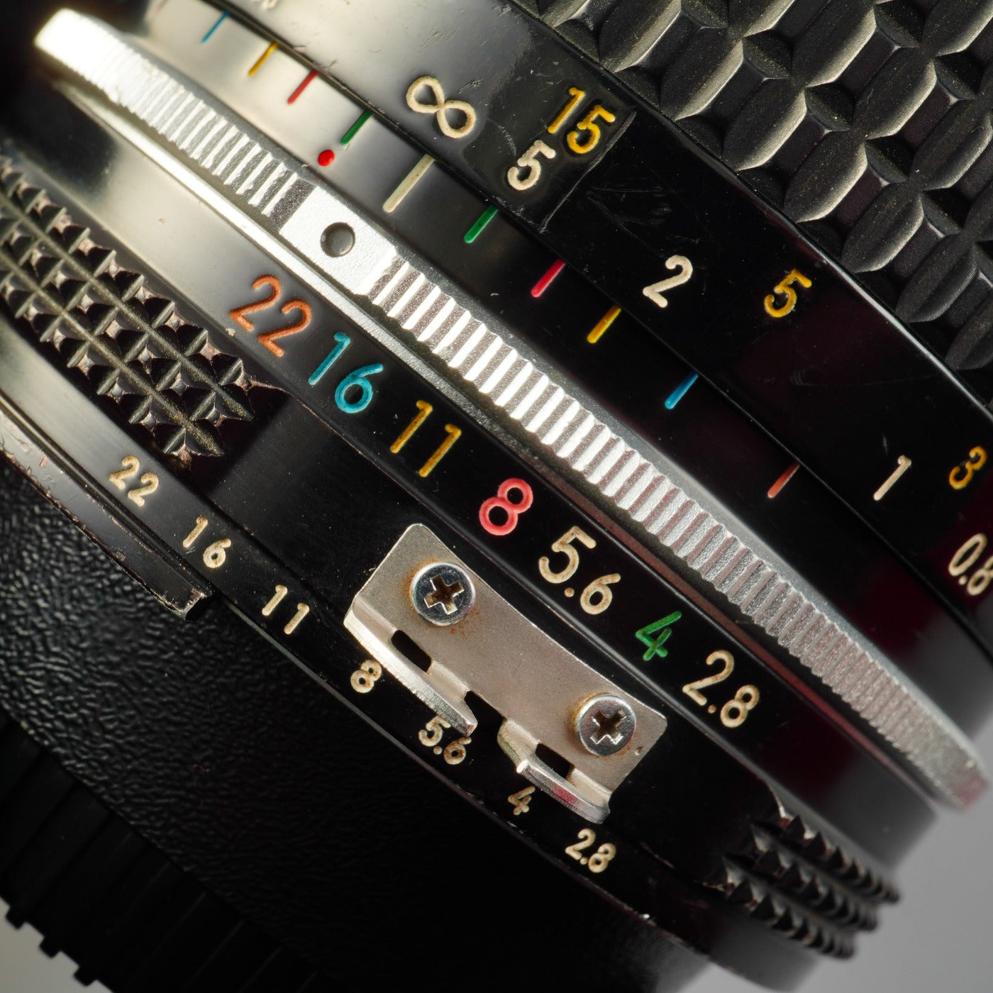 Nikon Ai Nikkor 28mm F/2.8 単焦点レンズ