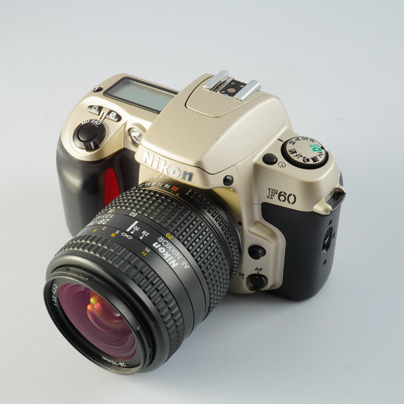 Nikon F60 ( N60 ) + AF Nikkor 28-70mm F/3.5-4.5 D AF フィルム一眼レフカメラ