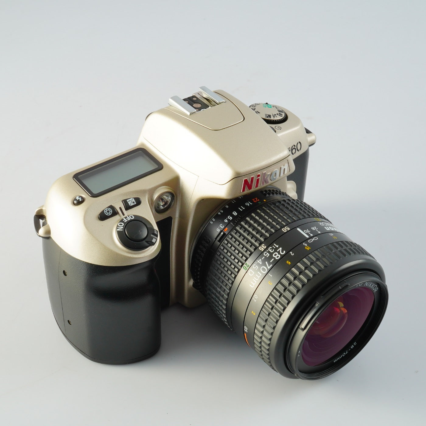 Nikon F60 ( N60 ) + AF Nikkor 28-70mm F/3.5-4.5 D AF フィルム一眼レフカメラ