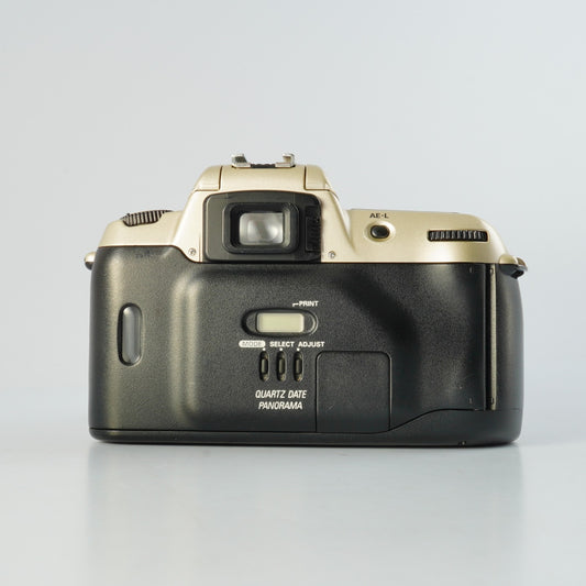 Nikon F60 ( N60 ) + AF Nikkor 28-70mm F/3.5-4.5 D AF フィルム一眼レフカメラ