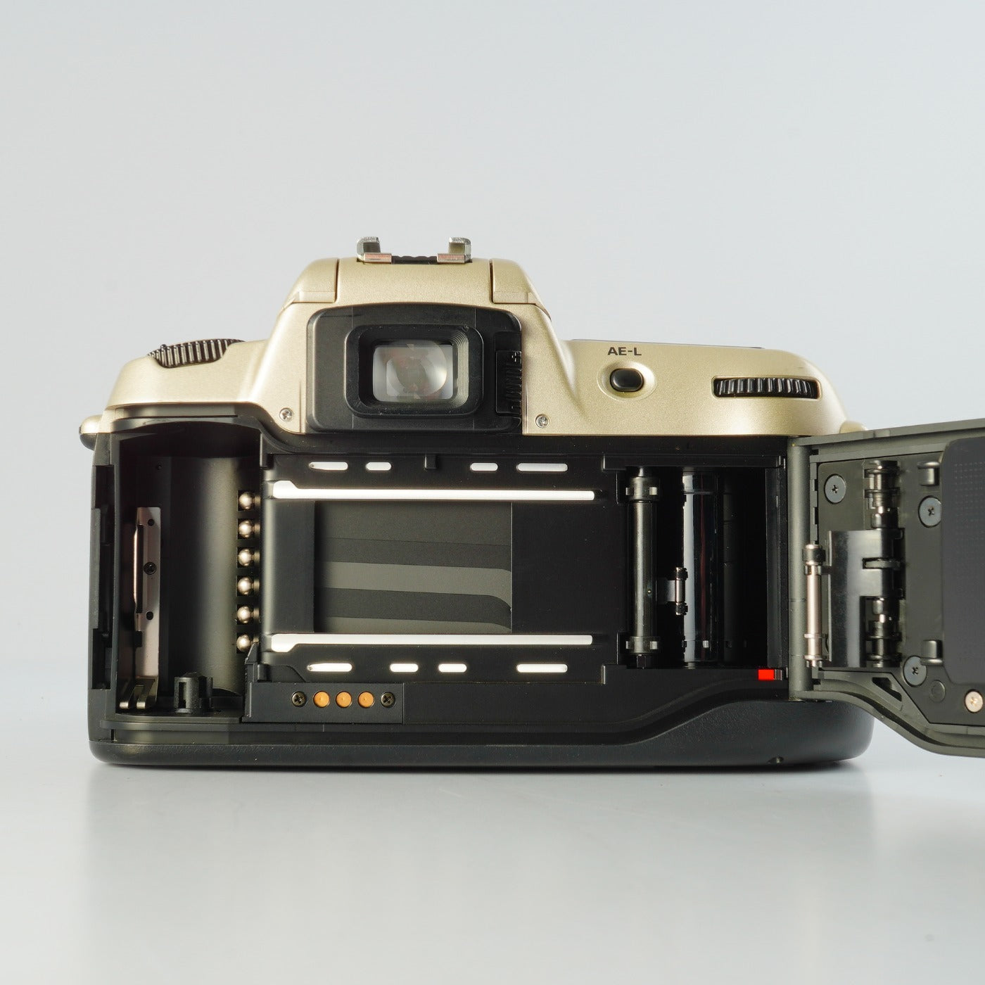 Nikon F60 ( N60 ) + AF Nikkor 28-70mm F/3.5-4.5 D AF フィルム一眼レフカメラ
