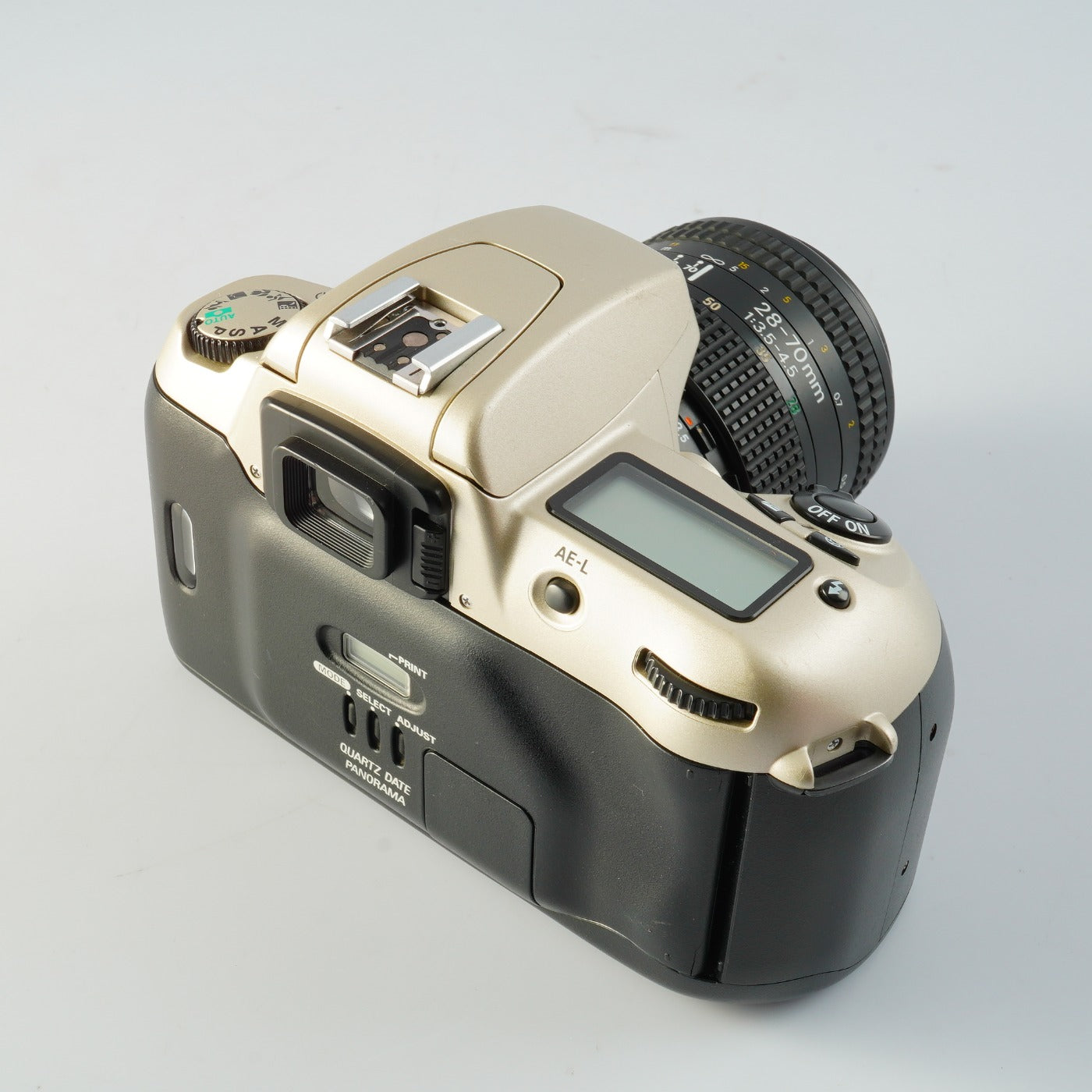 Nikon F60 ( N60 ) + AF Nikkor 28-70mm F/3.5-4.5 D AF フィルム一眼レフカメラ