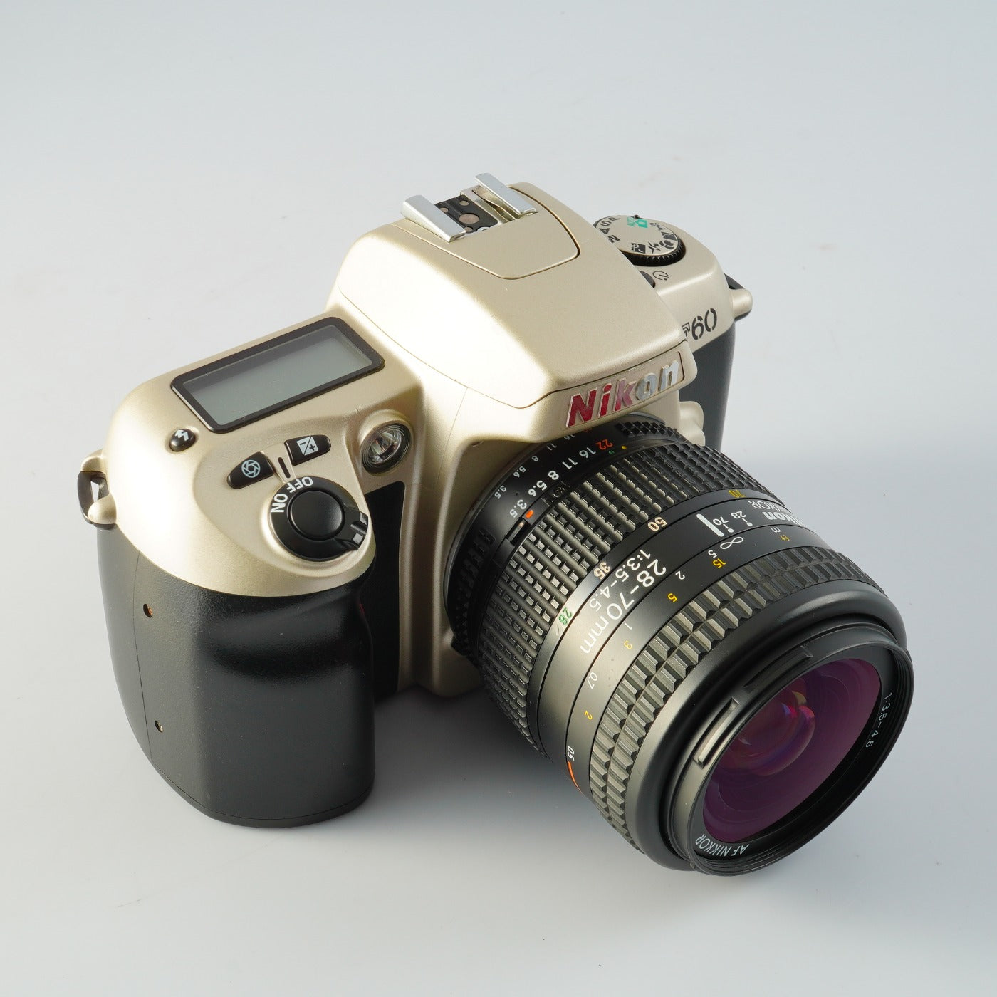 Nikon F60 ( N60 ) + AF Nikkor 28-70mm F/3.5-4.5 D AF フィルム一眼レフカメラ