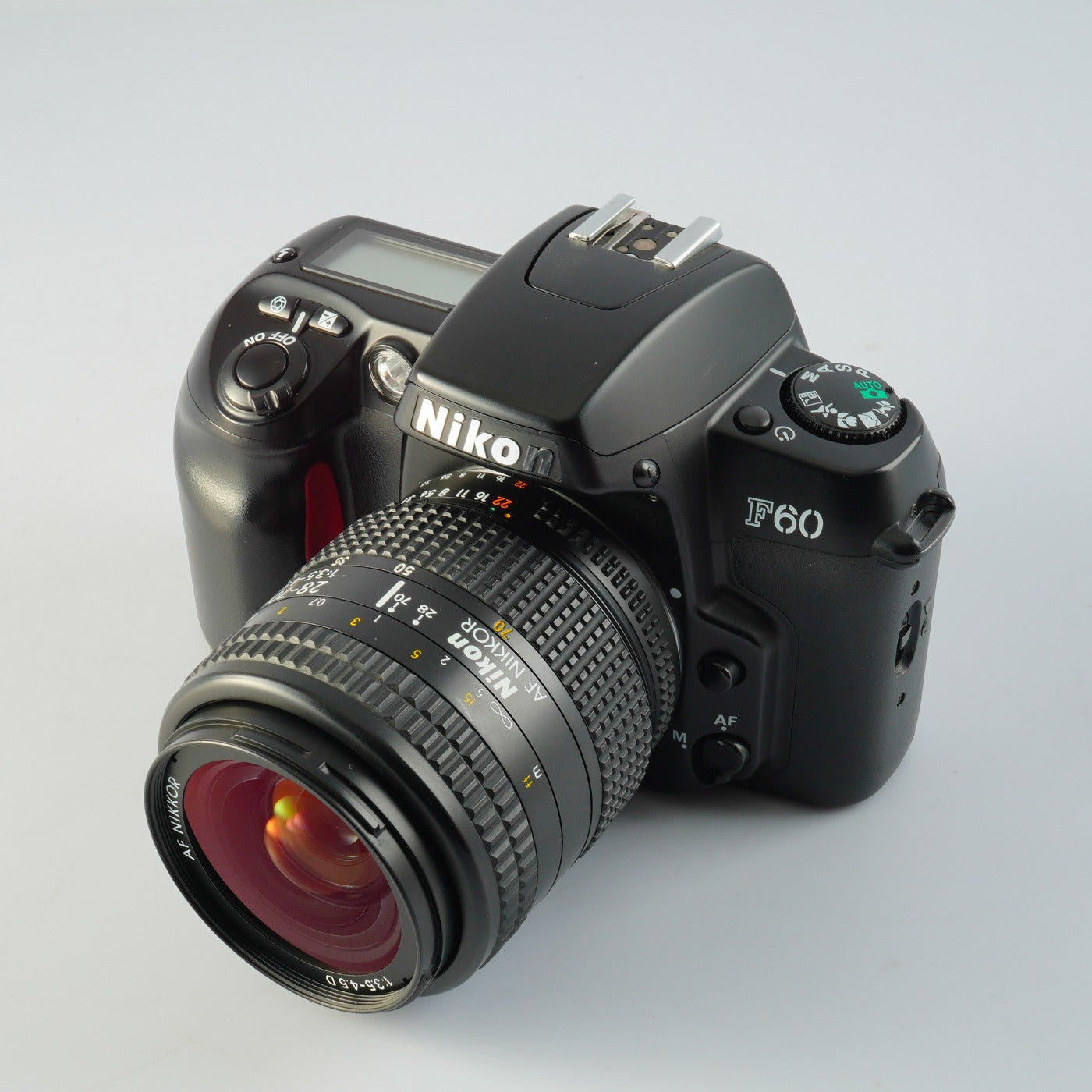 Nikon F60 ( N60 ) + AF Nikkor 28-70mm F/3.5-4.5 D AF フィルム一眼レフカメラ
