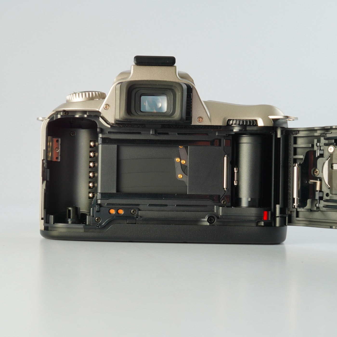 Nikon Us ( F55 ) + AF Nikkor 28-80mm F/3.3-5.6 G AF フィルム一眼レフカメラ