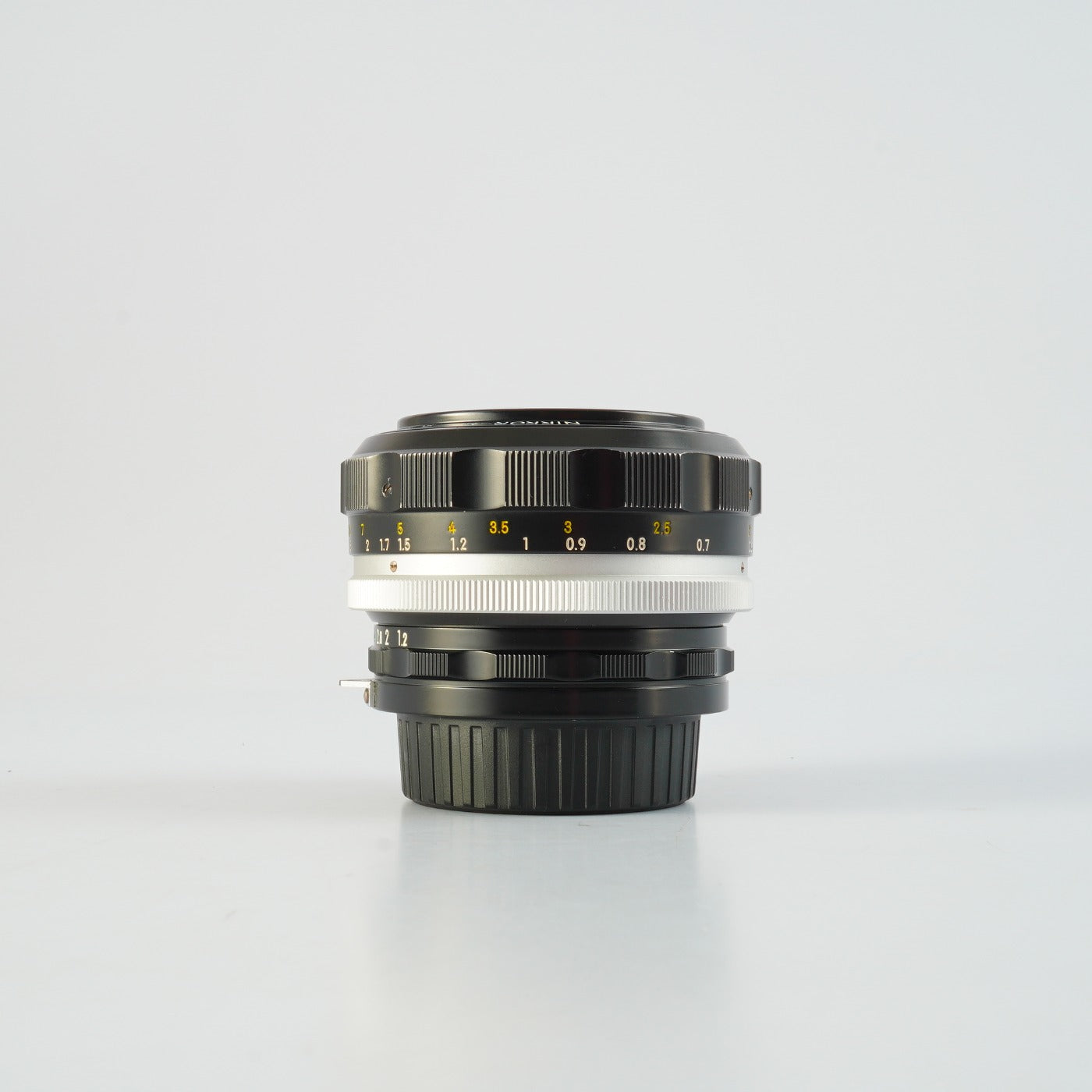 Overhauled Nikon 非Ai Nikkor-S Auto 55mm F/1.2 単焦点レンズ