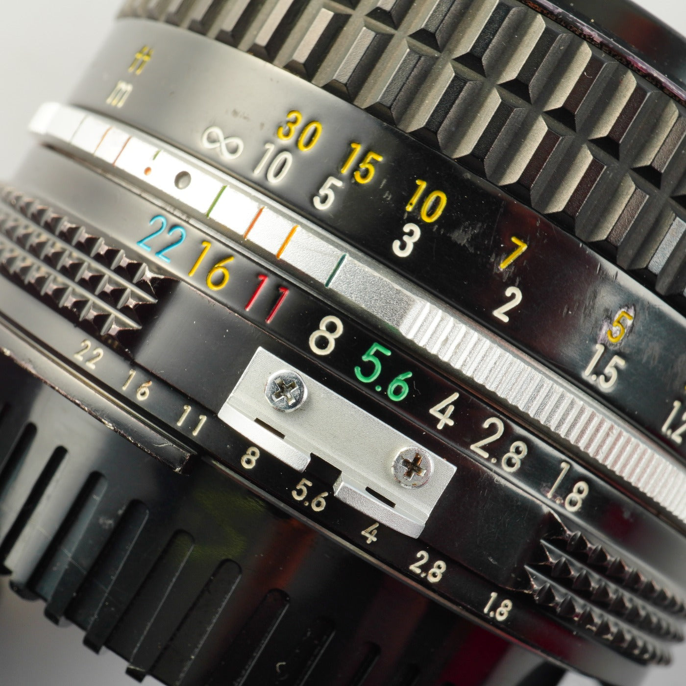 Nikon Ai Nikkor 50mm F/1.8 単焦点レンズ