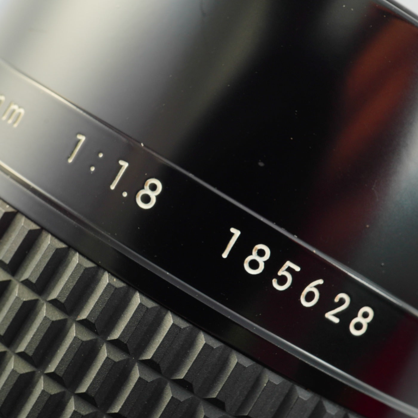 Nikon Ai-S NIKKOR 105mm F/1.8 単焦点レンズ