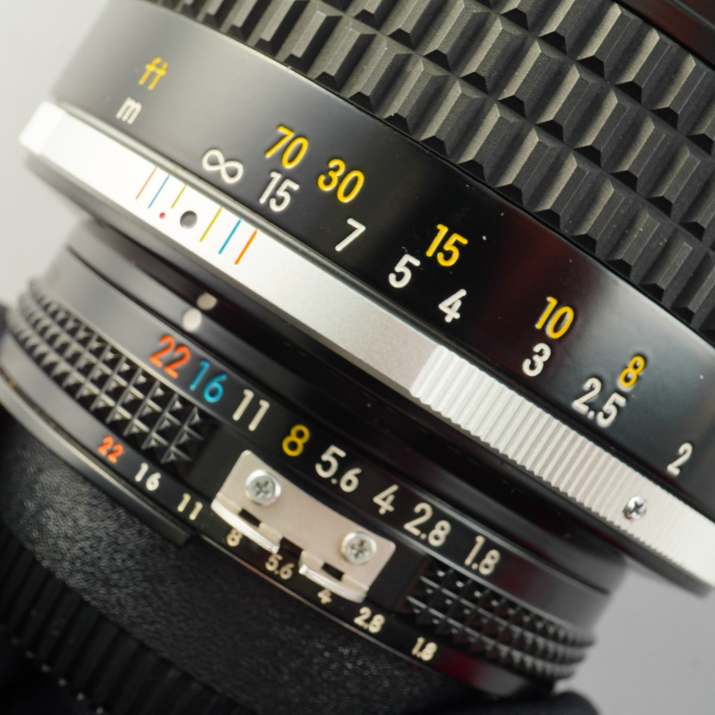 Nikon Ai-S NIKKOR 105mm F/1.8 単焦点レンズ