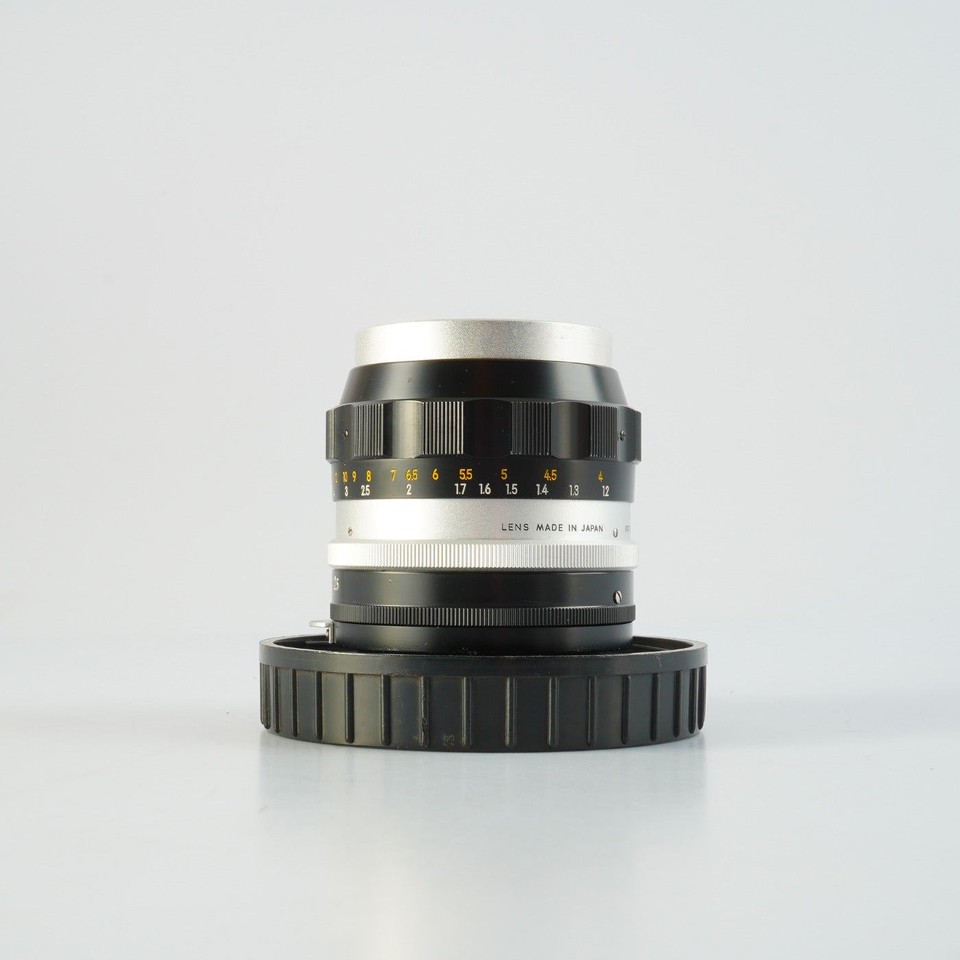 Nikon 非Ai NIKKOR-P Auto 10.5cm 105mm F/2.5 PAT. PEND 単焦点レンズ