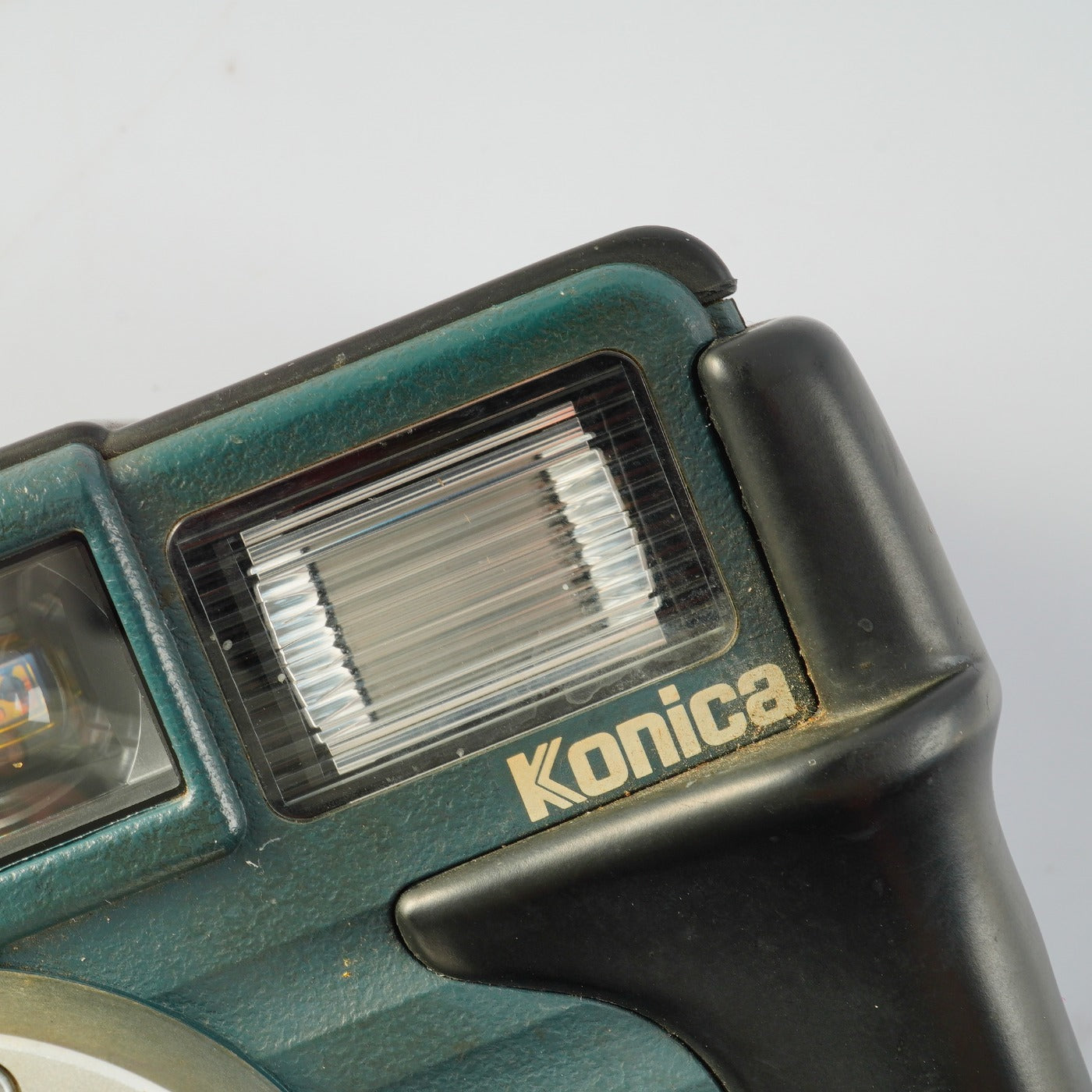 Konica Genba Kantoku（現場監督) 28 WB コンパクトフィルムカメラ