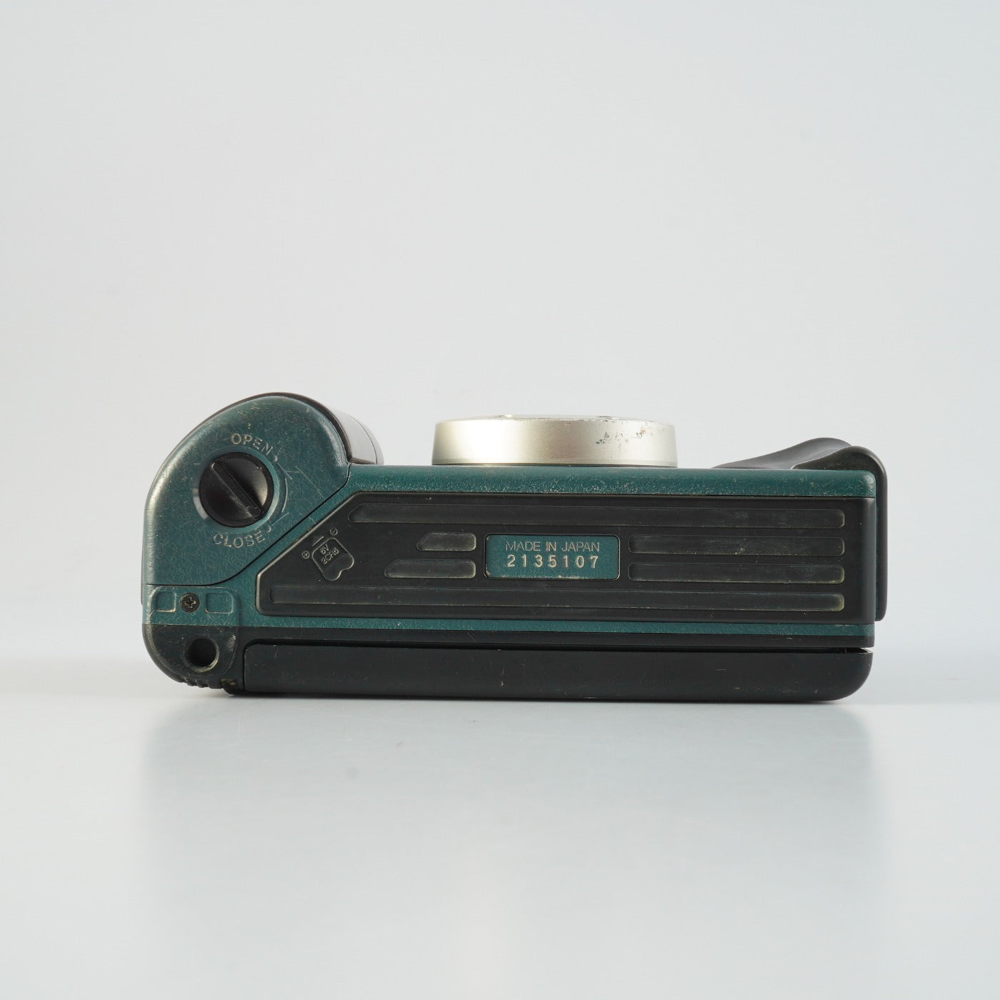 Konica Genba Kantoku（現場監督) 28 WB コンパクトフィルムカメラ