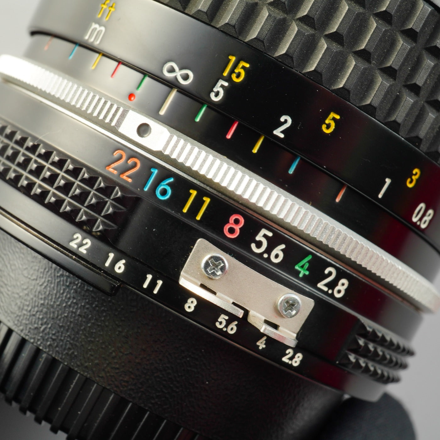 Nikon Ai Nikkor 28mm F/2.8 単焦点レンズ