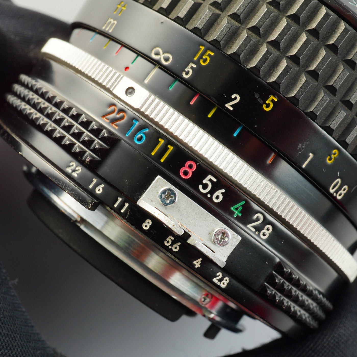 Nikon Ai Nikkor 28mm F/2.8 単焦点レンズ