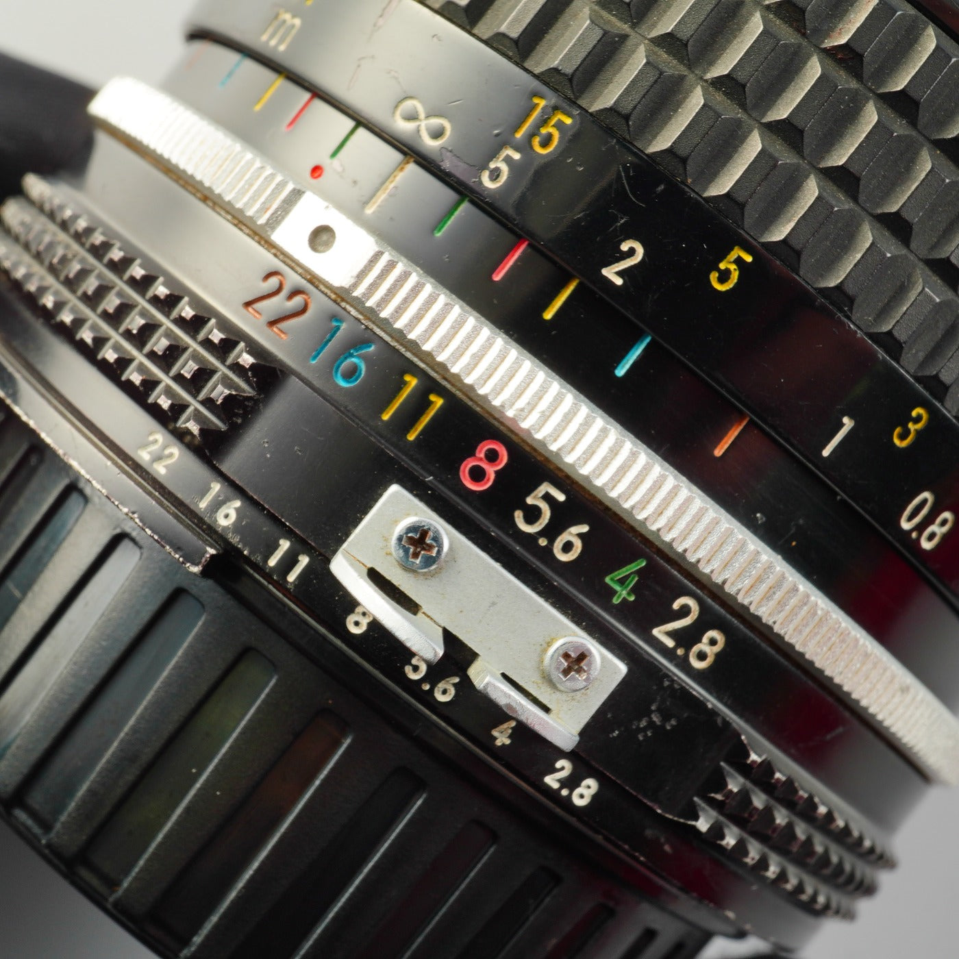 Nikon Ai Nikkor 28mm F/2.8 単焦点レンズ