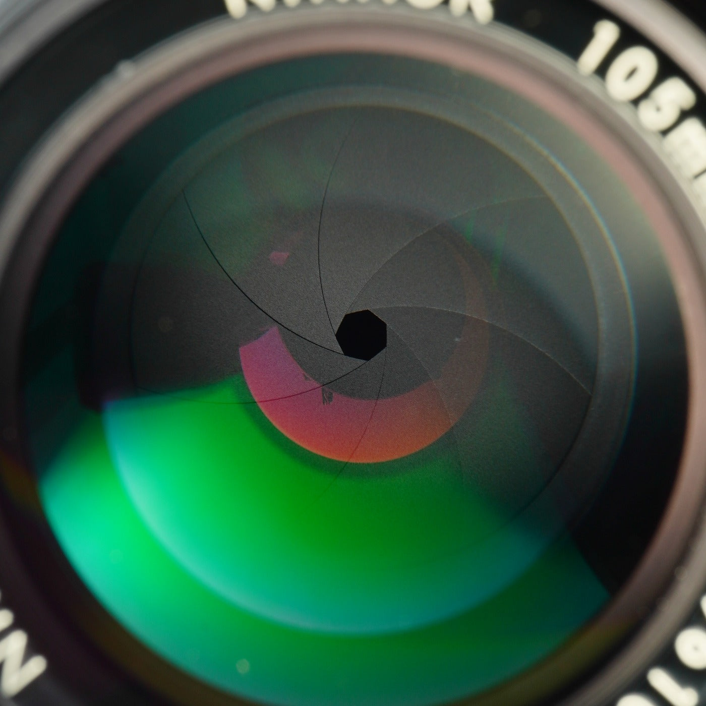 Nikon Ai NIKKOR 105mm F/2.5 単焦点レンズ
